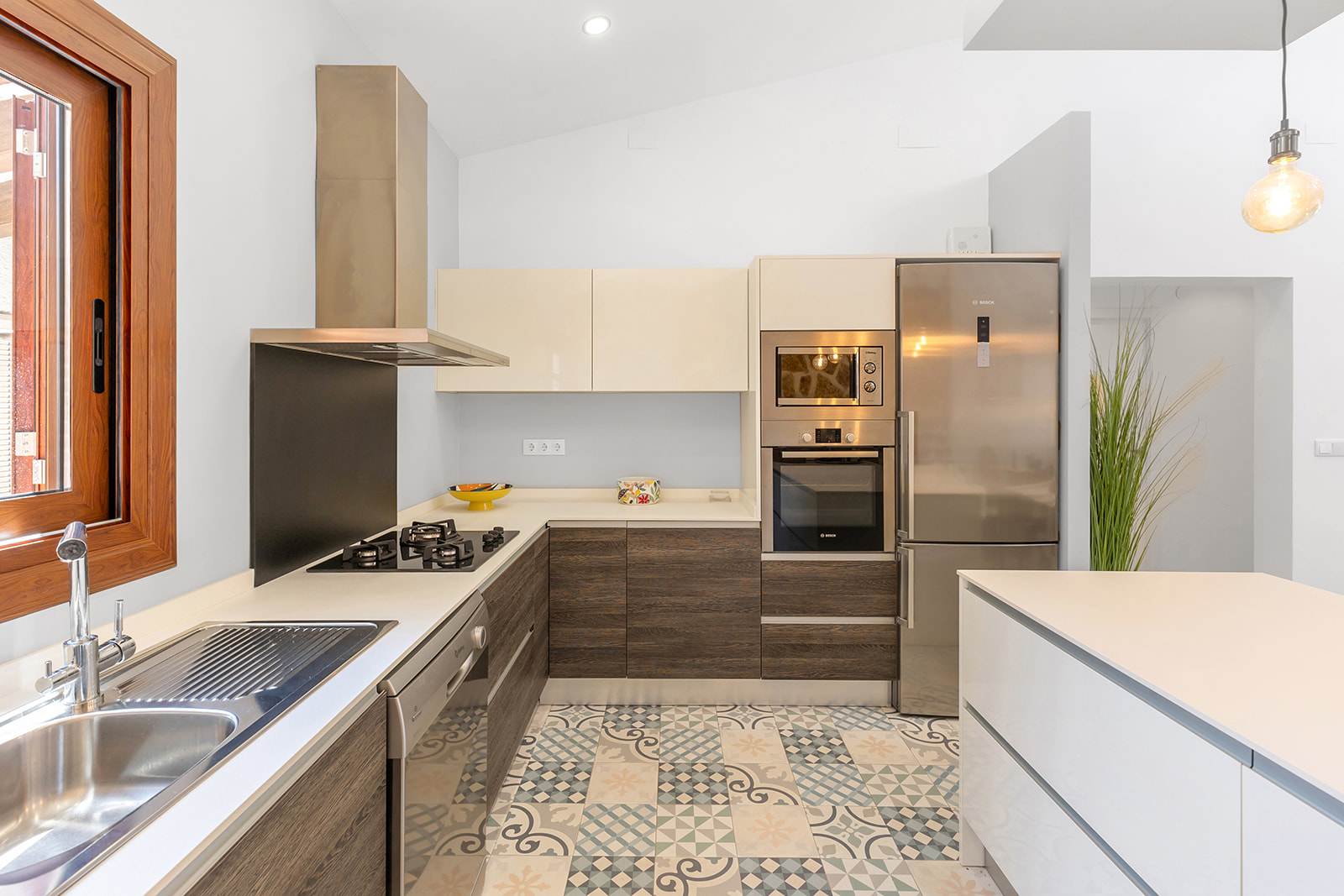 Dining area in villa for sale in Orihuela Costa