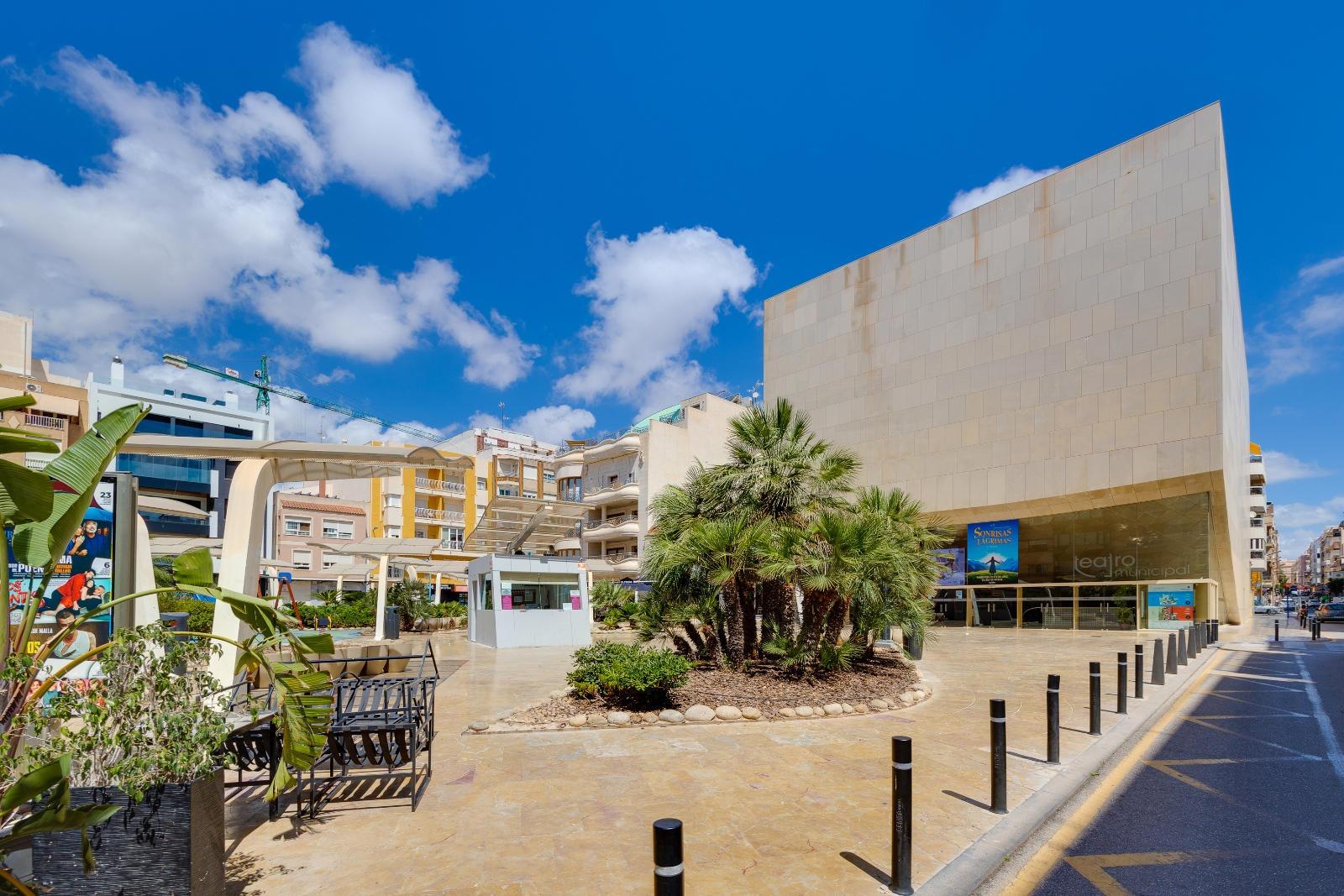 Terrace in penthouse for sale in Torrevieja