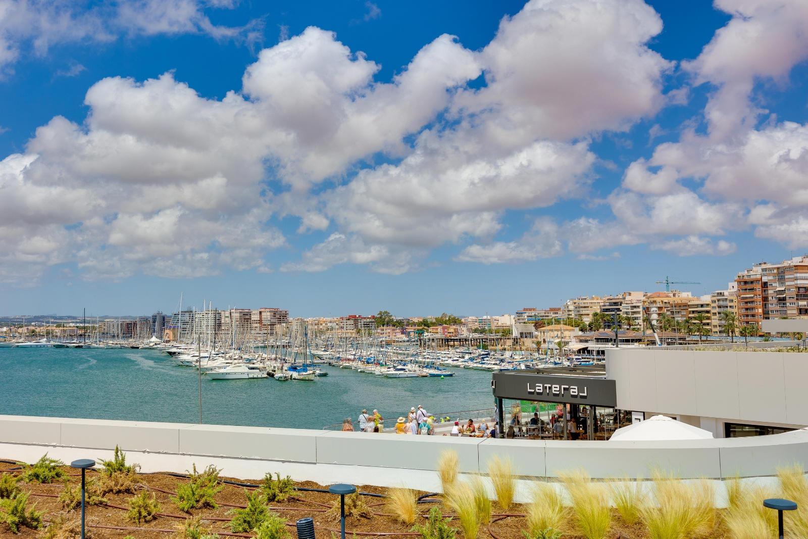 Bedroom in penthouse for sale in Torrevieja