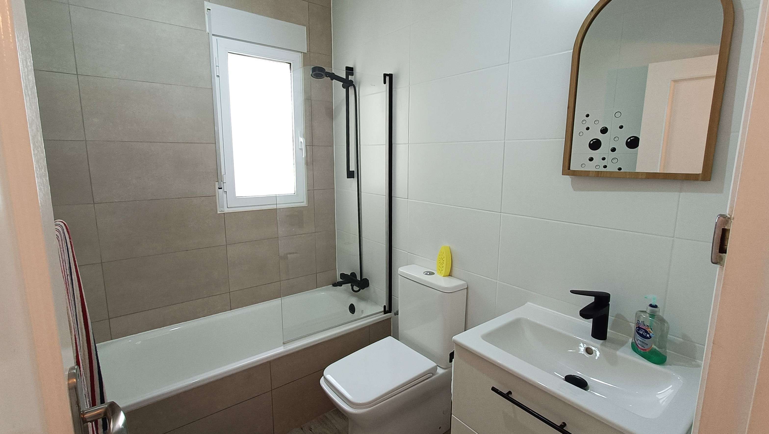 Master bedroom in villa for sale in Rojales