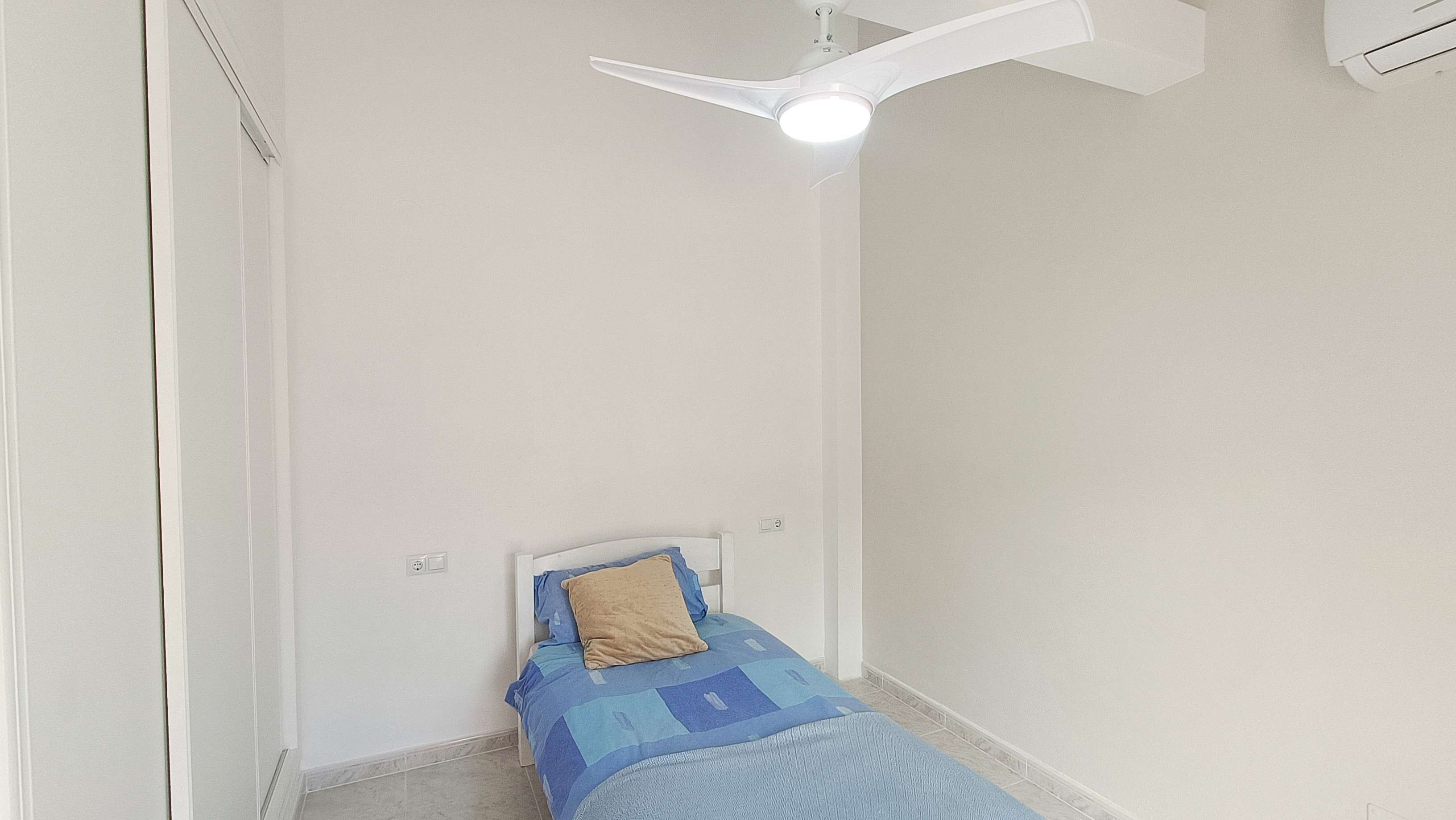 Bathroom in villa for sale in Rojales