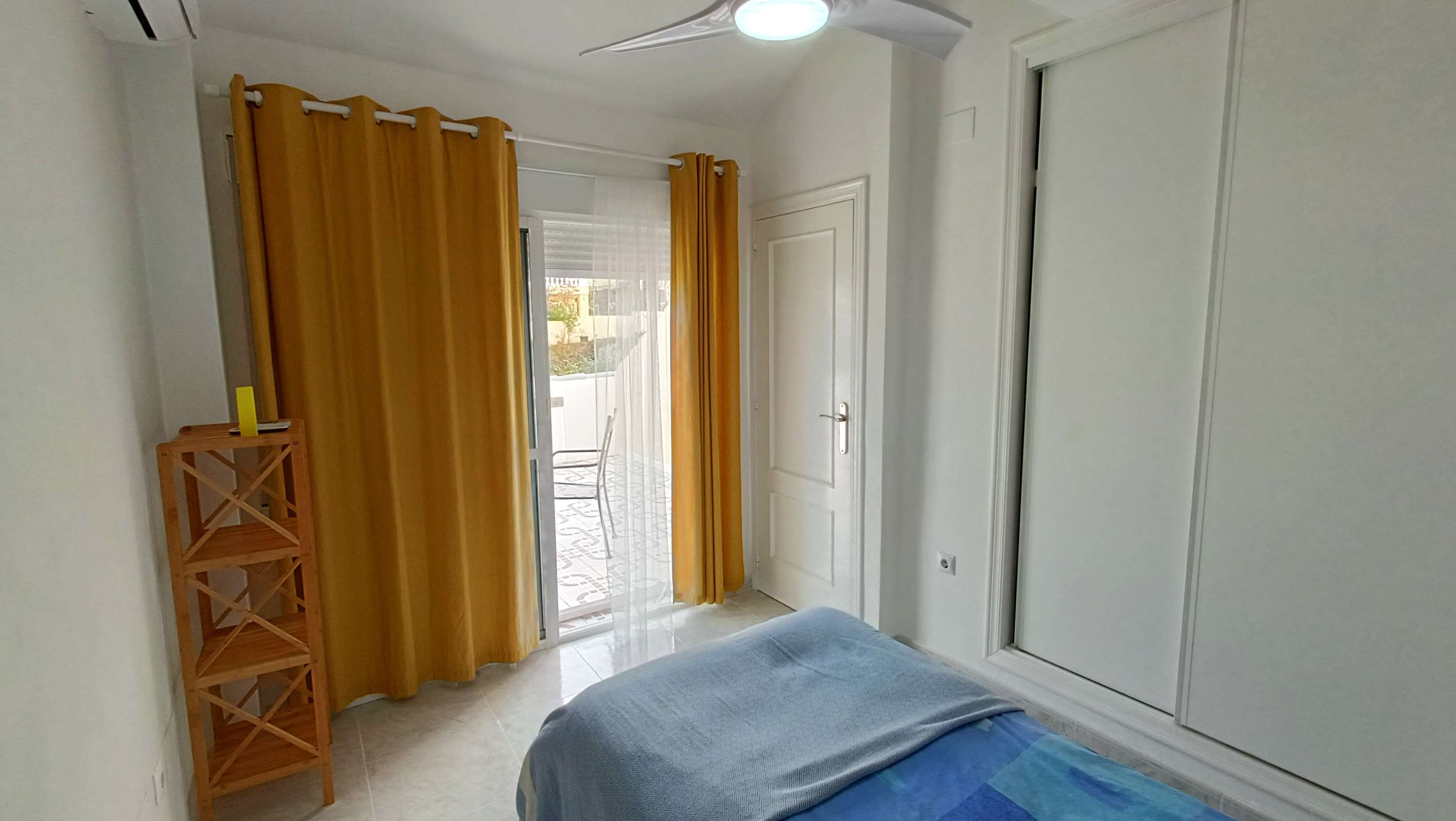 Pool area in villa for sale in Rojales