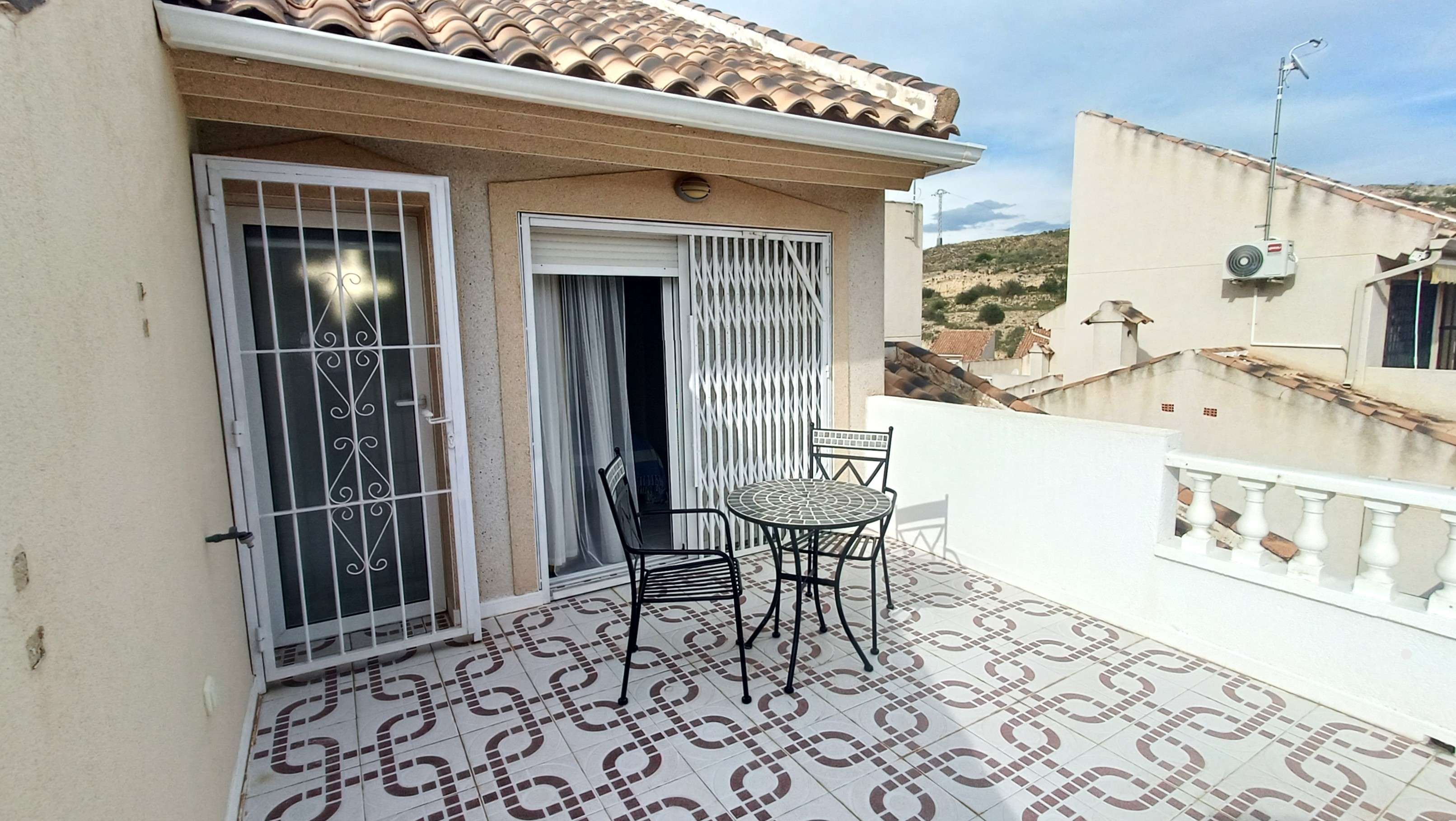 Dining area in villa for sale in Rojales