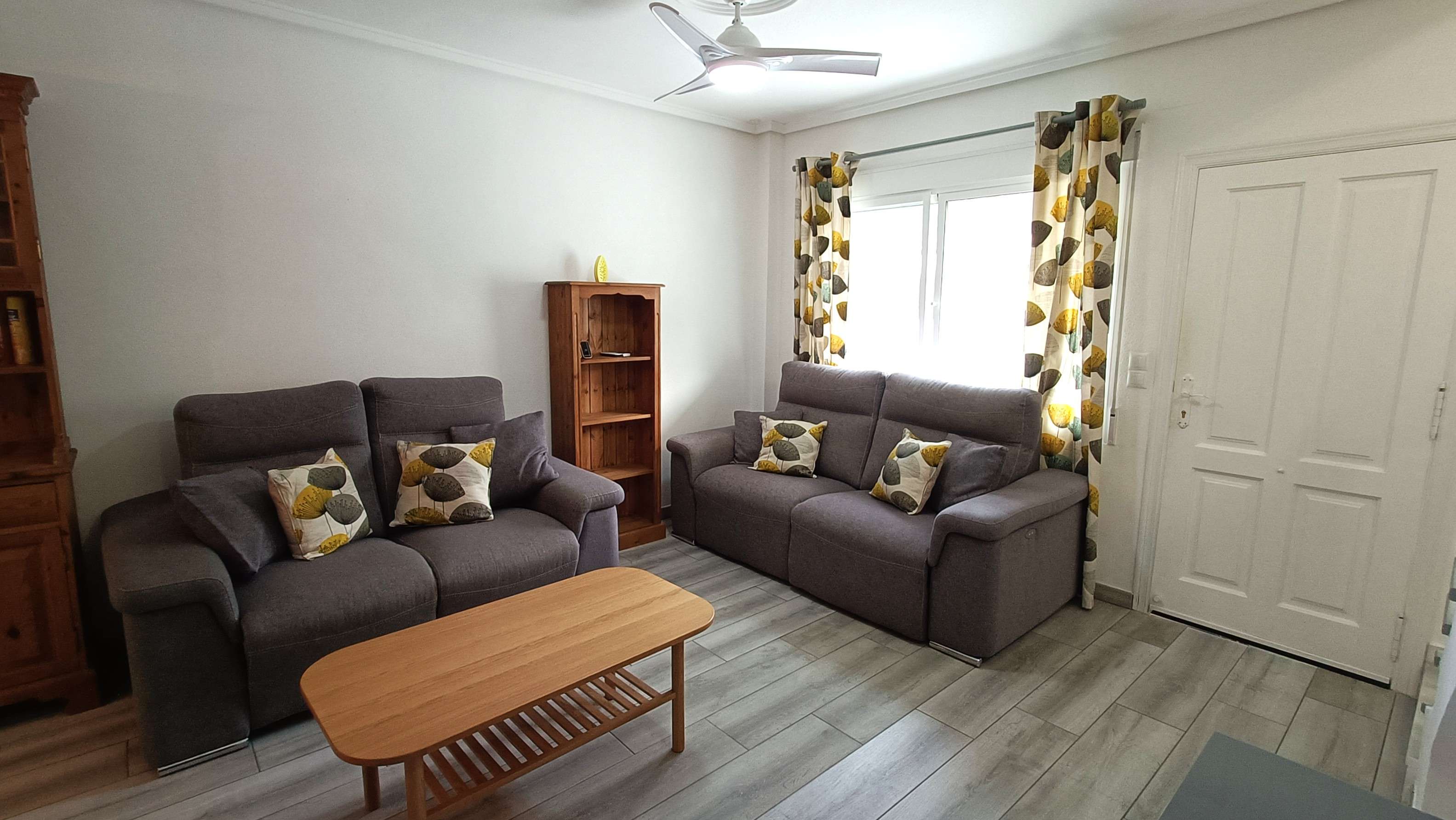 Terrace in villa for sale in Rojales