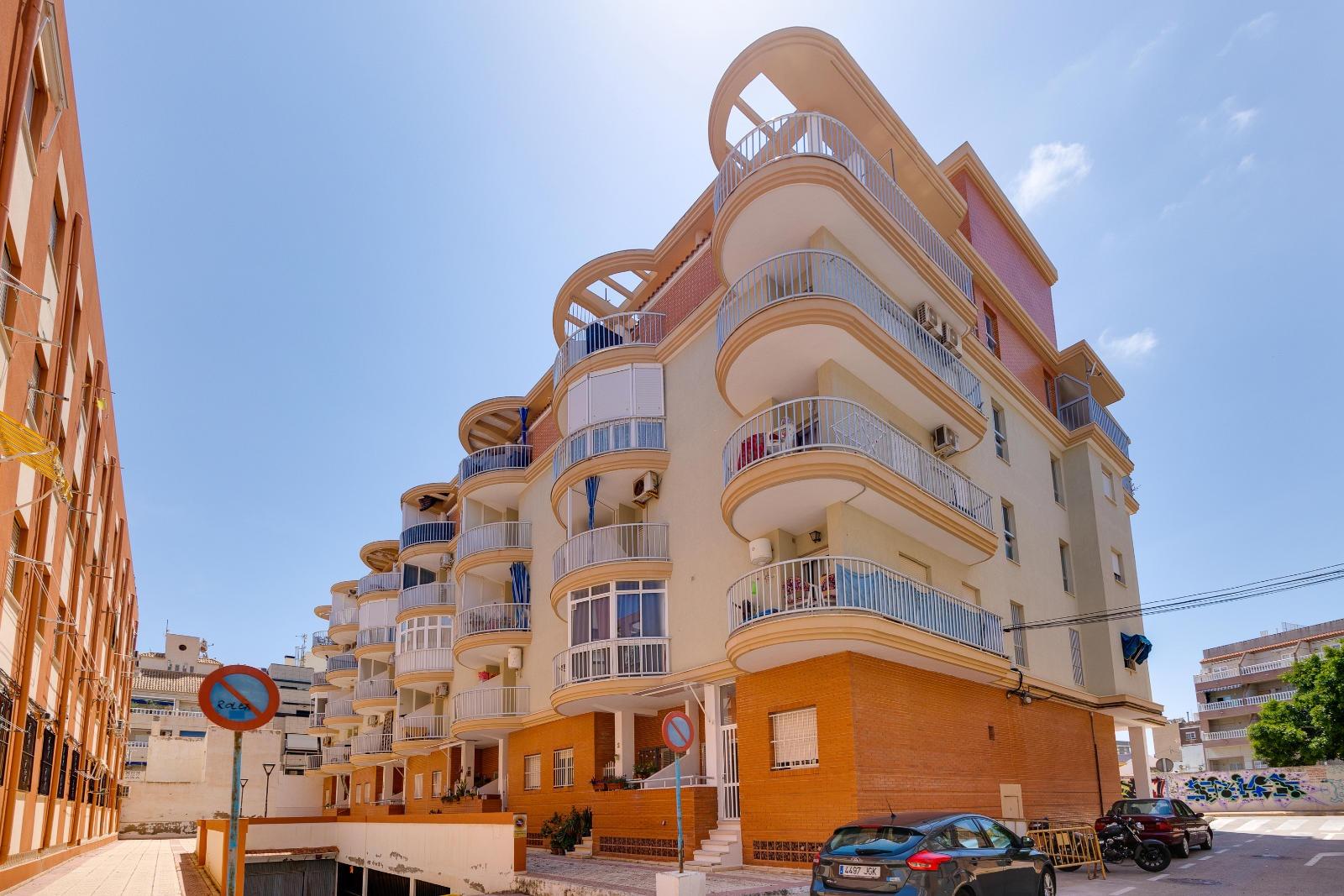 Master bedroom in apartment for sale in Torrevieja