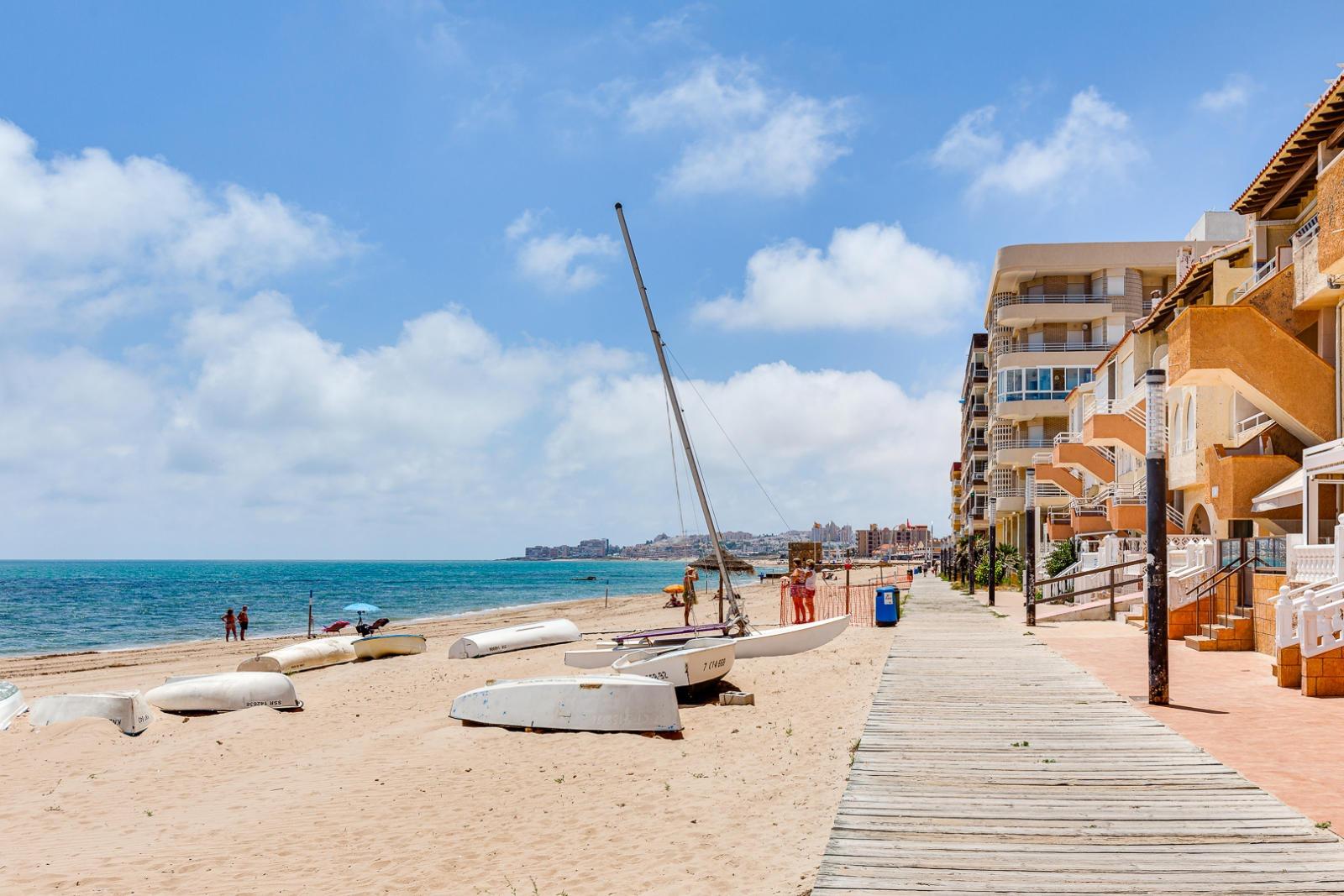 Kitchen in apartment for sale in Torrevieja