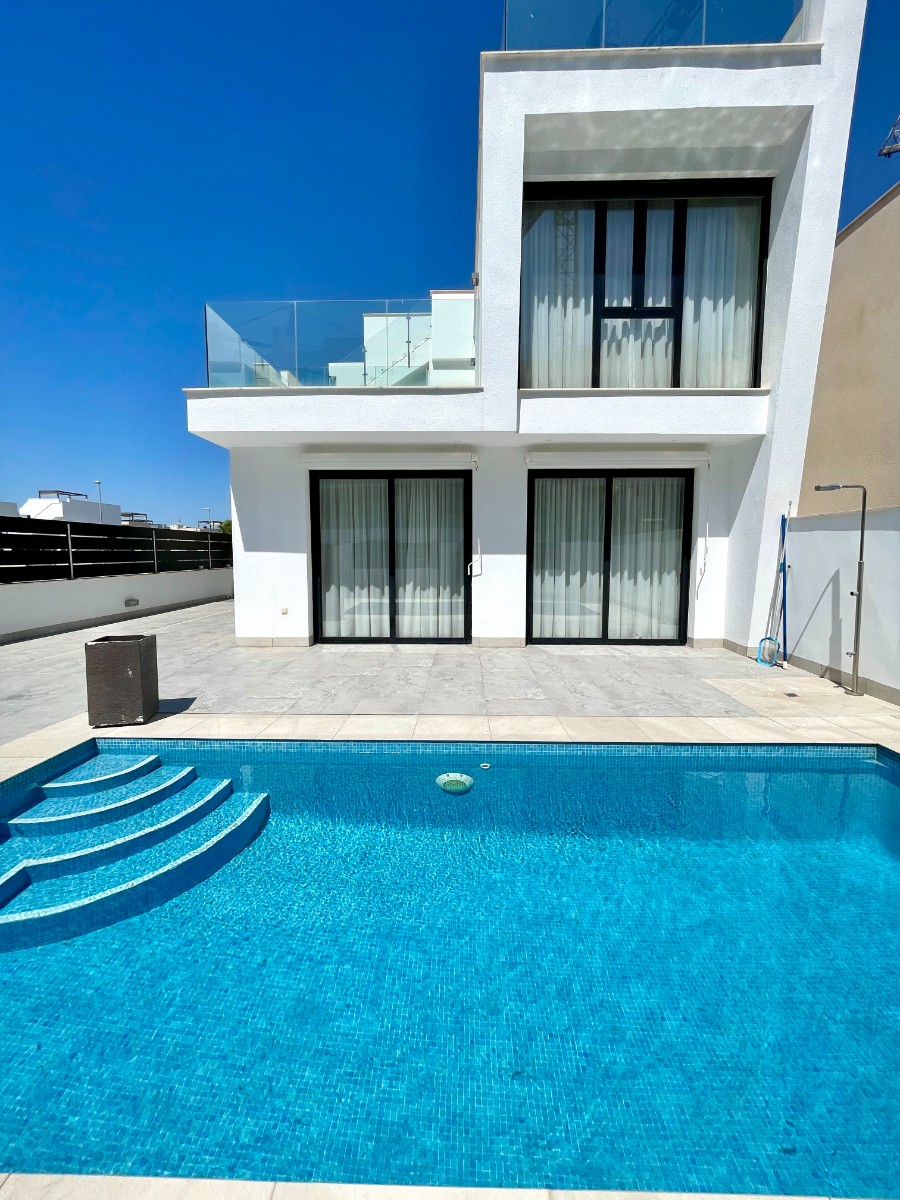 Dining area in villa for sale in Benijofar