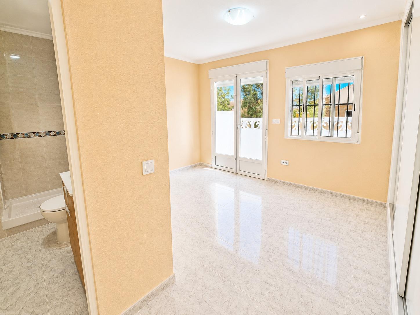 Exterior view in terraced for sale in San Fulgencio