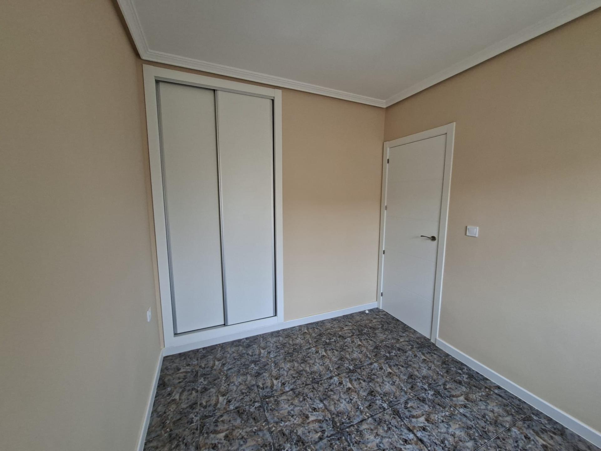 Garden in bungalow for sale in Orihuela Costa