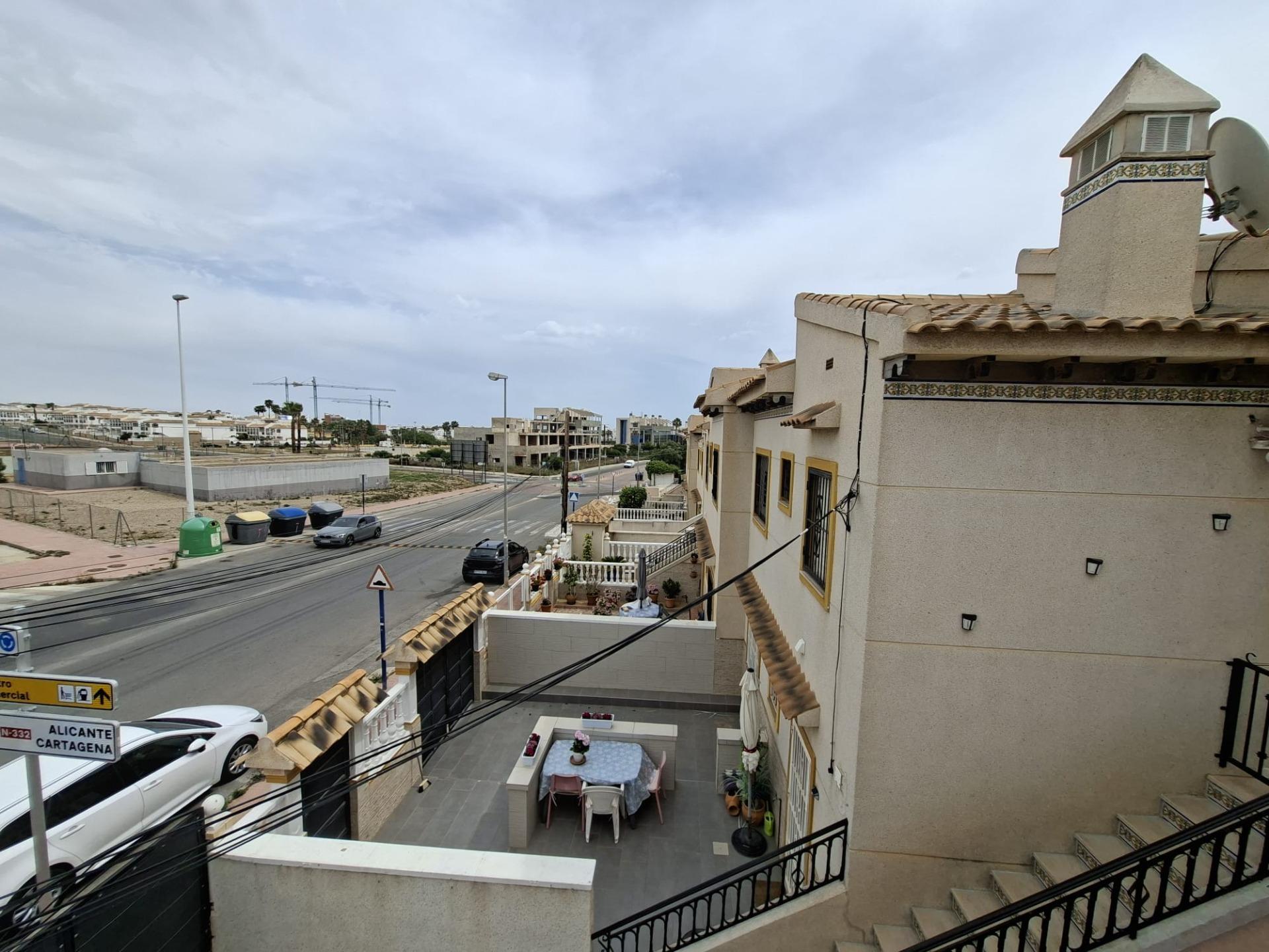 Kitchen in bungalow for sale in Orihuela Costa