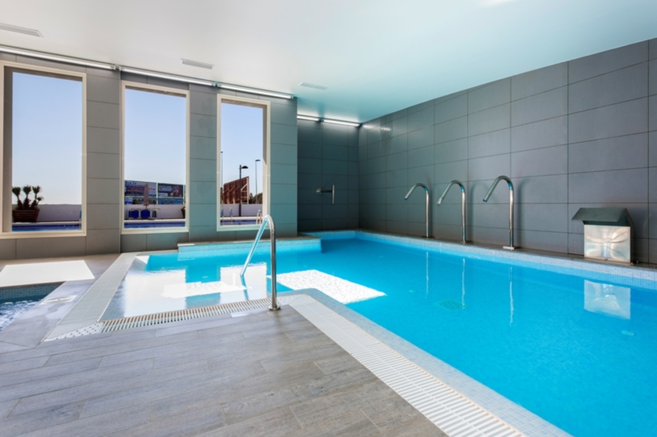 Master bedroom in apartment for sale in Los Dolses