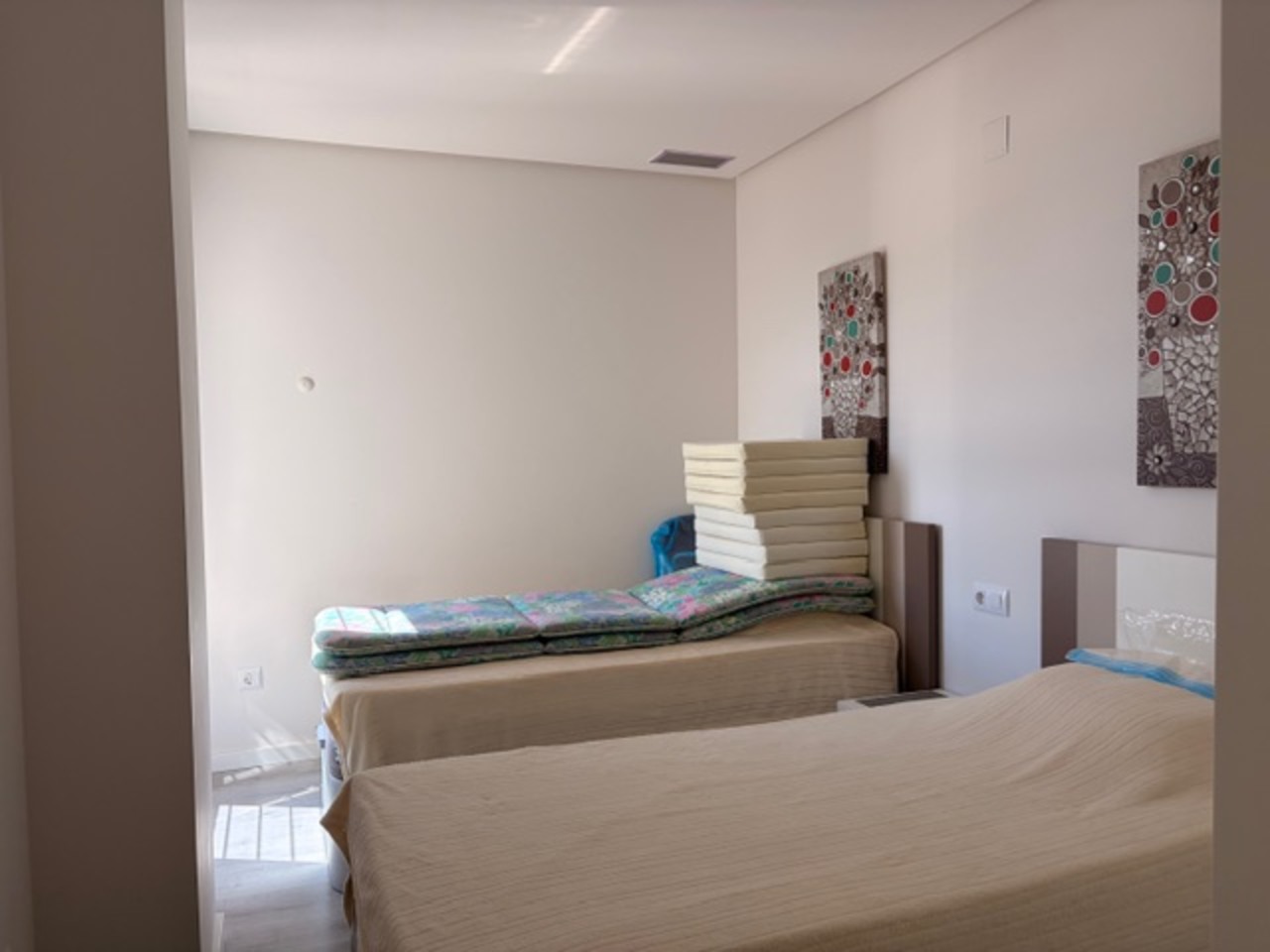 Bedroom in apartment for sale in Los Dolses