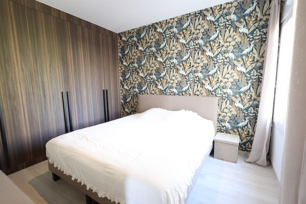 Master bedroom in villa for sale in Algorfa