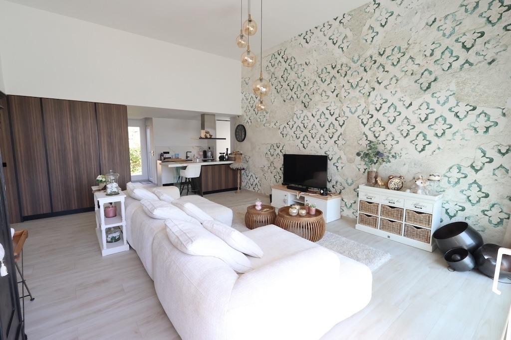 Bedroom in villa for sale in Algorfa