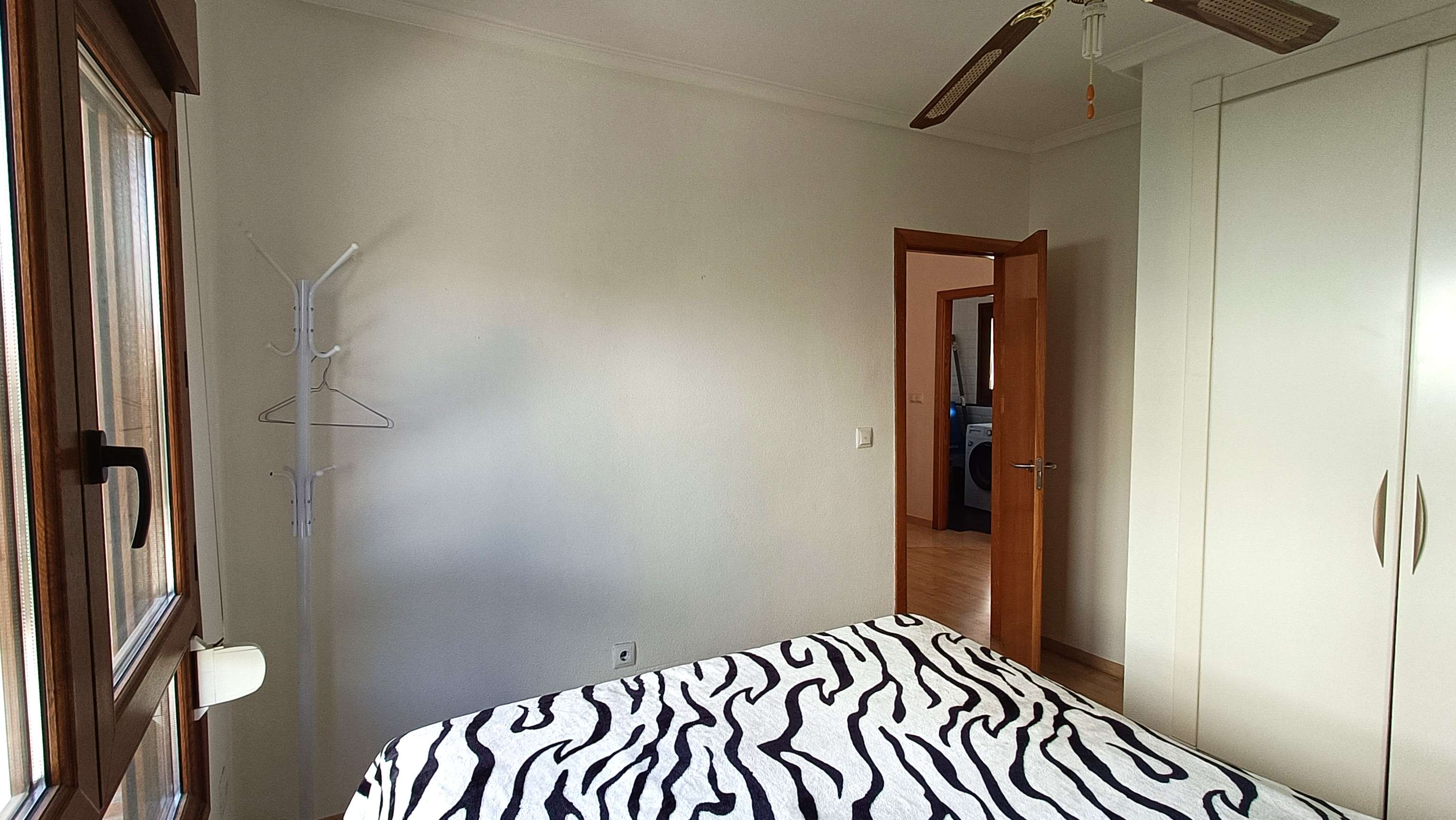 Bedroom in villa for sale in Algorfa