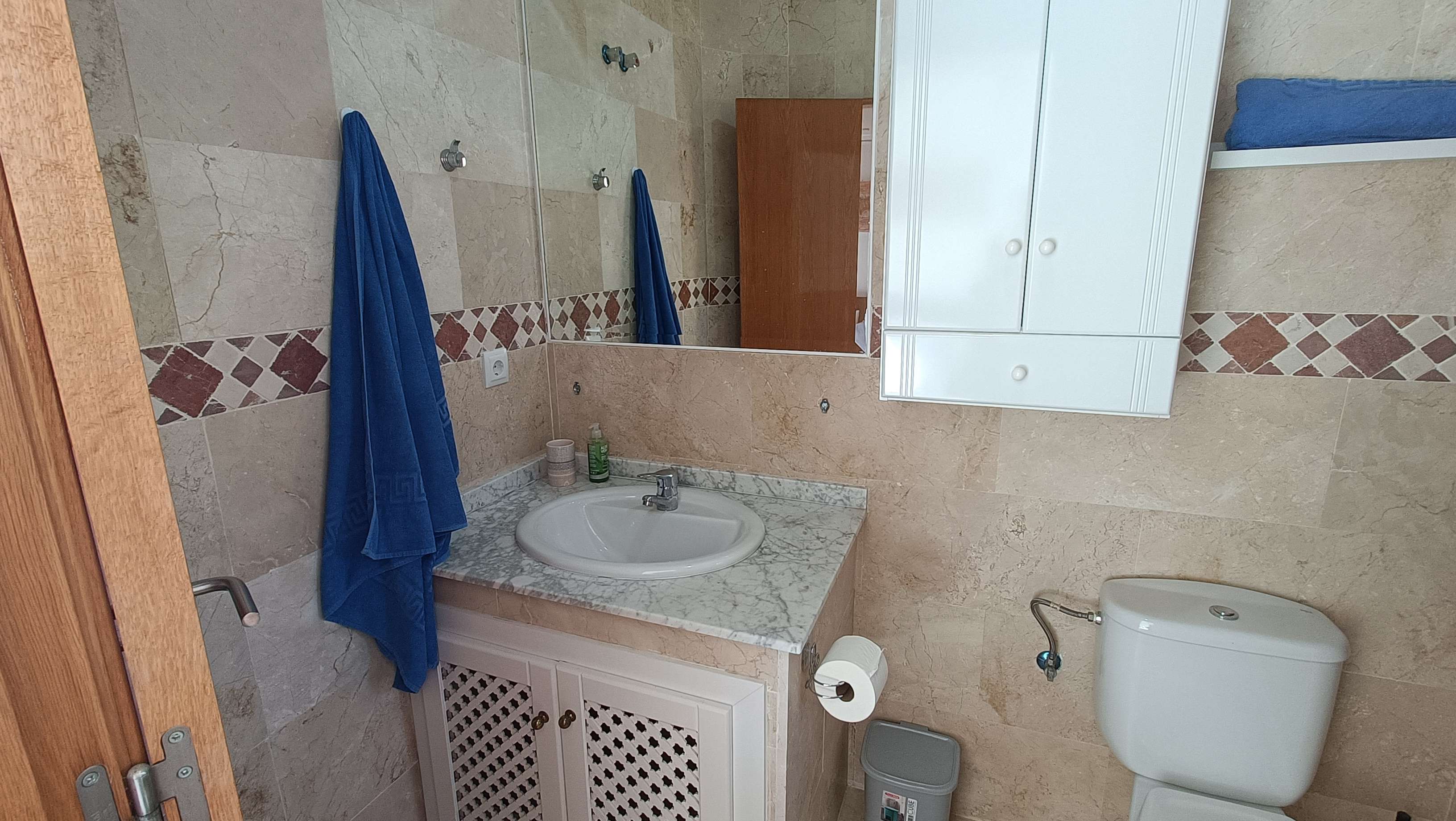 Bedroom in villa for sale in Algorfa