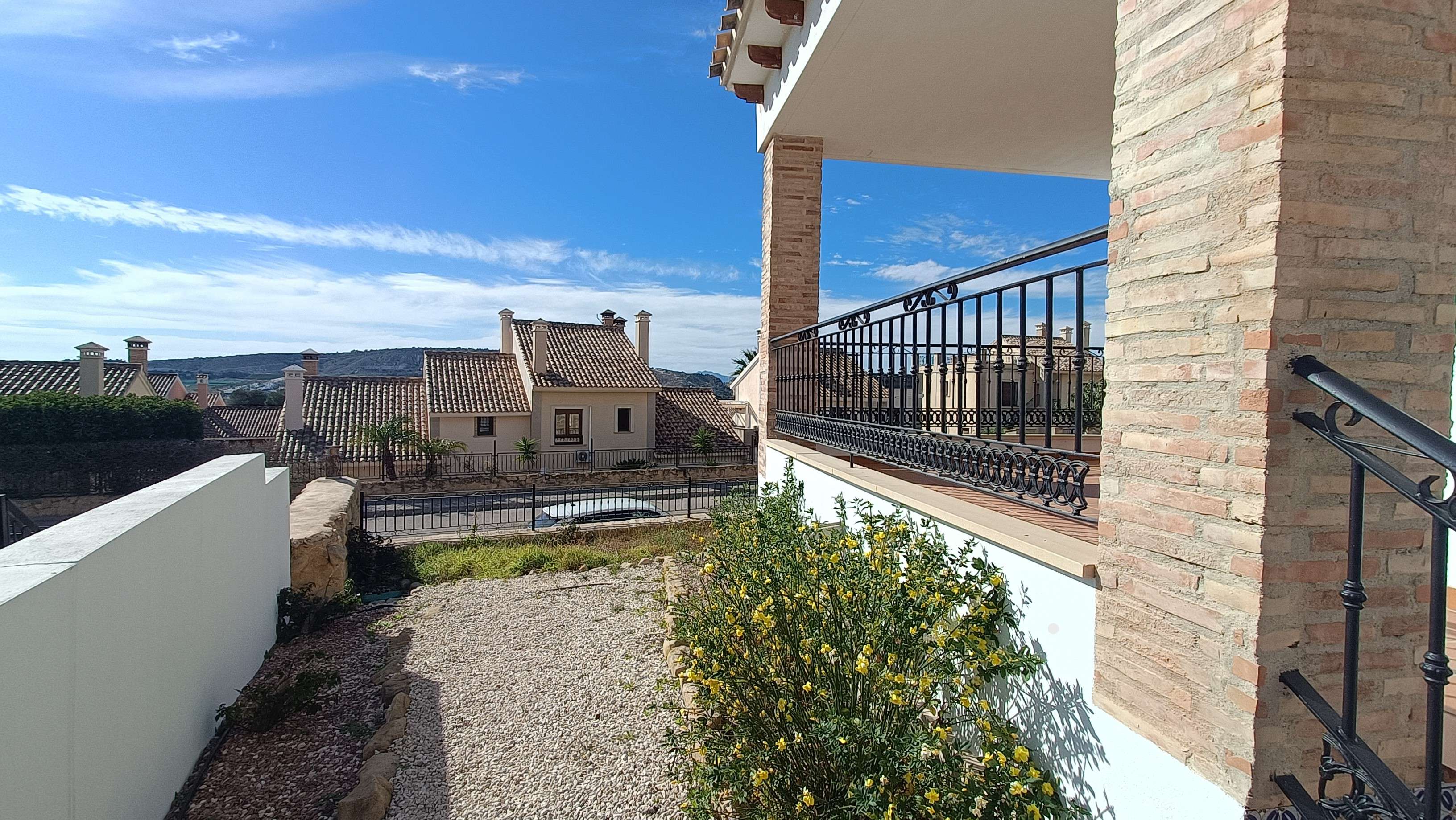 Bedroom in villa for sale in Algorfa