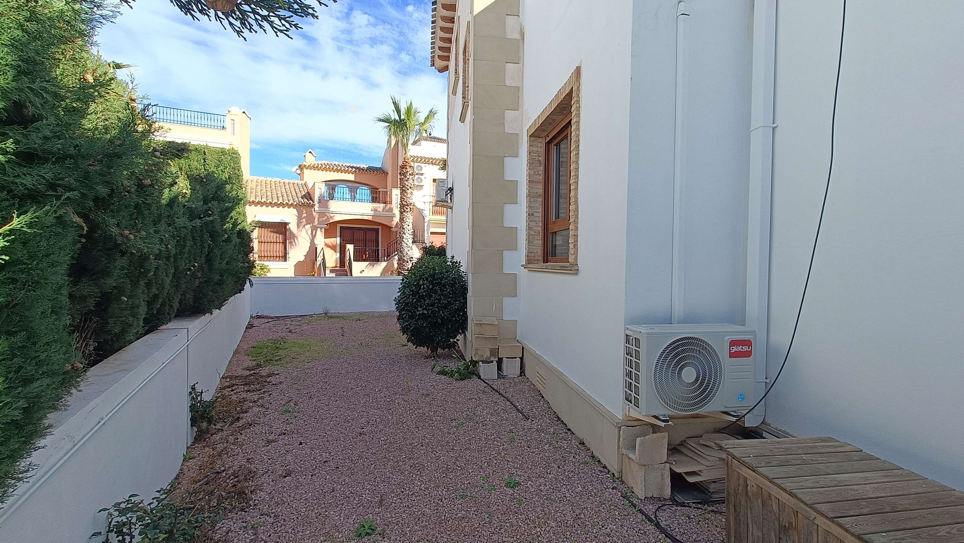Master bedroom in villa for sale in Algorfa