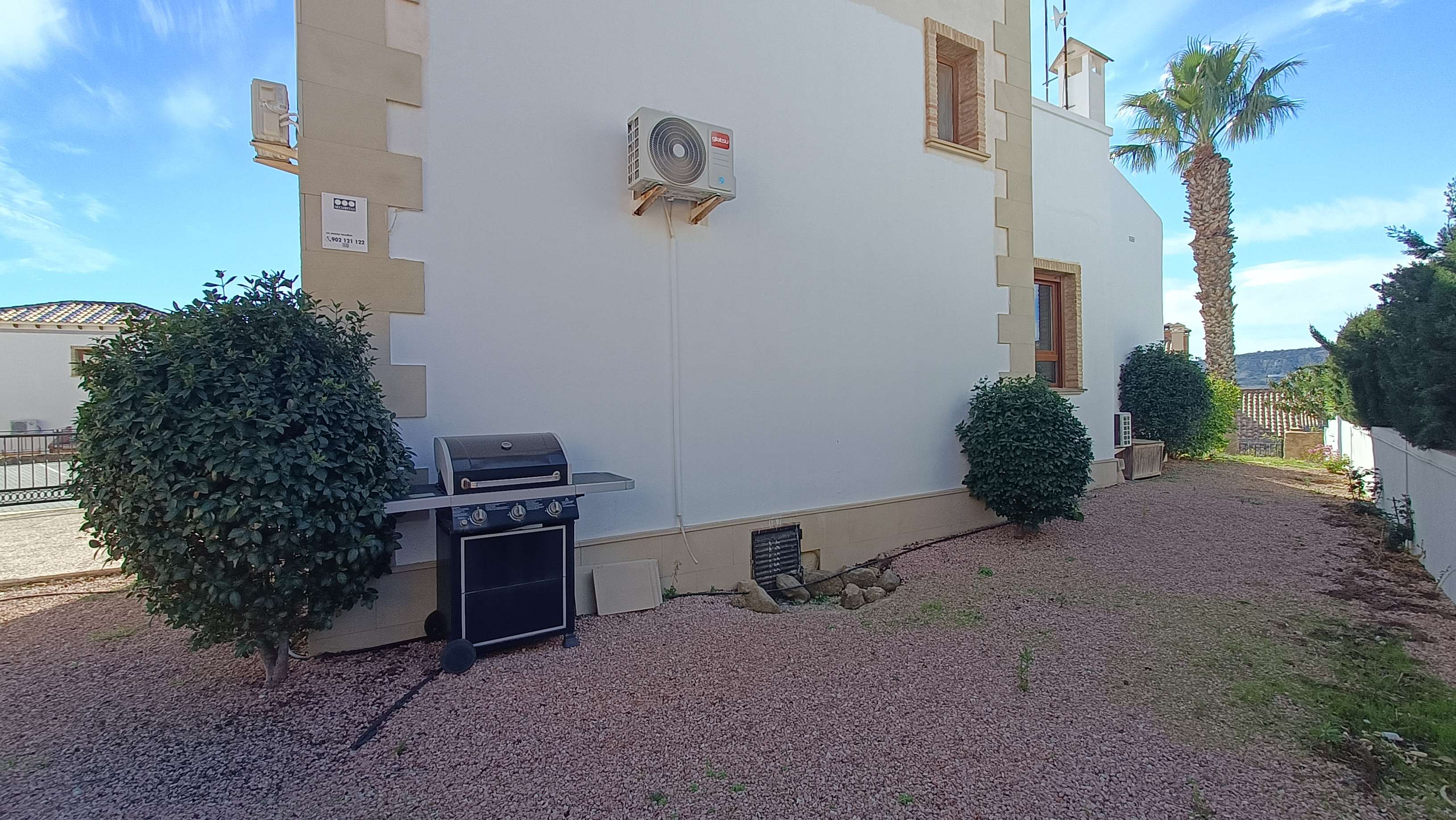 Bathroom in villa for sale in Algorfa