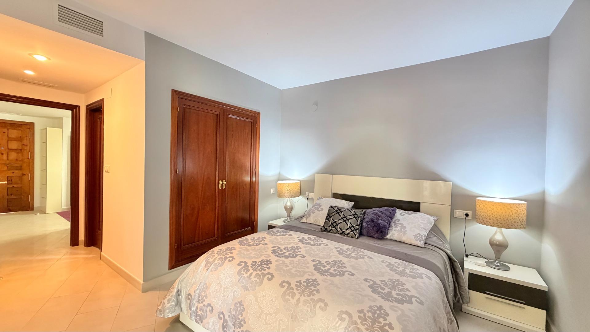 Master bedroom in apartment for sale in Torrevieja