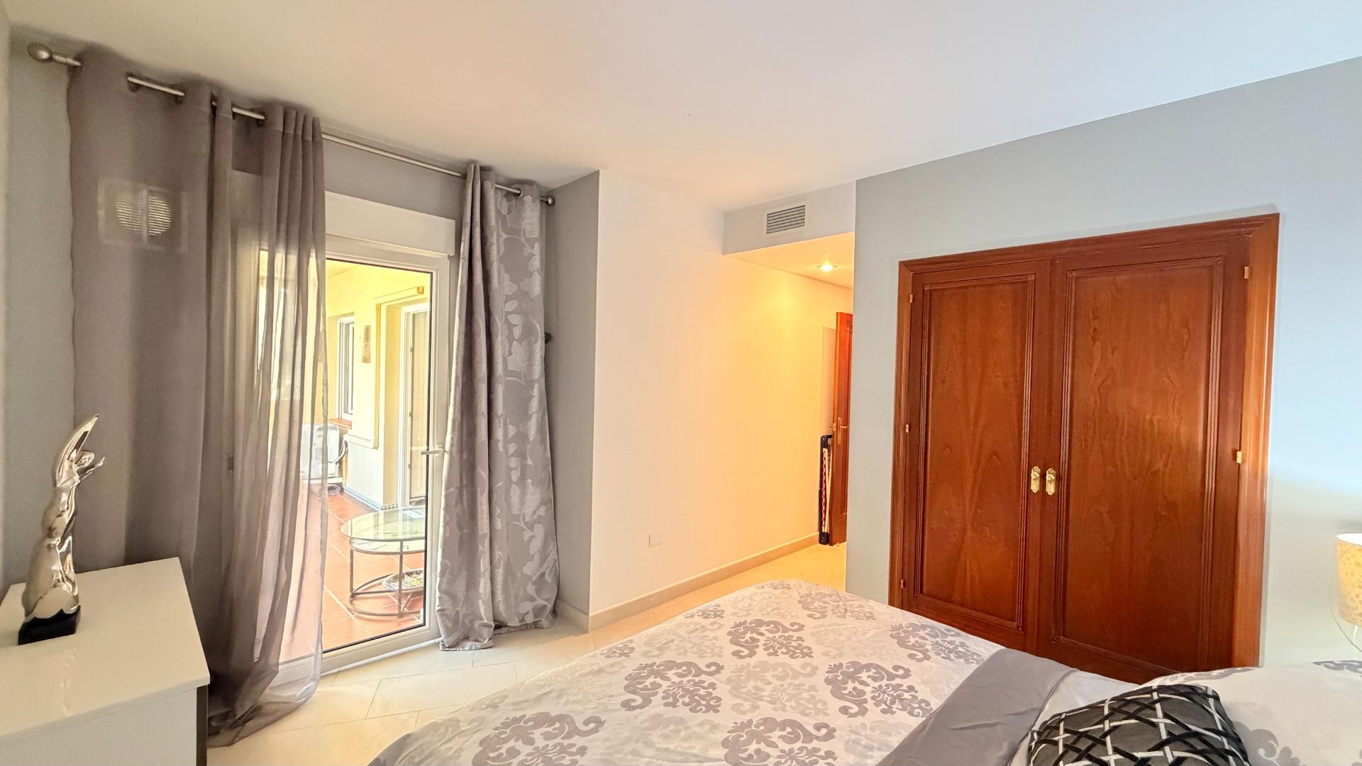 Terrace in apartment for sale in Torrevieja