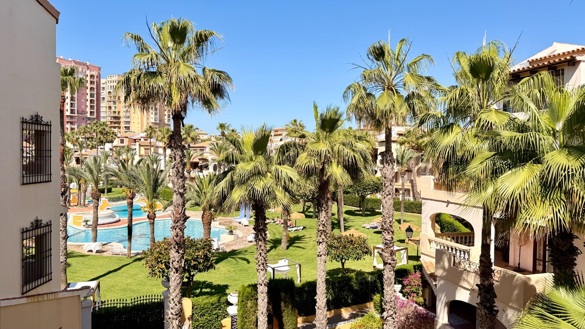 Terrace in apartment for sale in Torrevieja