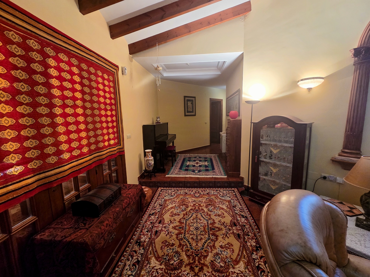 Bathroom in villa for sale in Elche