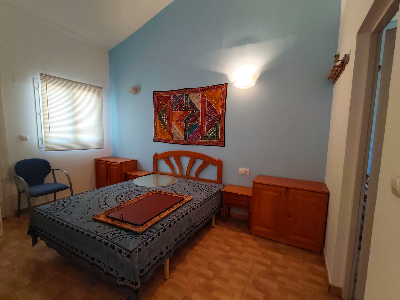 Pool area in villa for sale in Elche