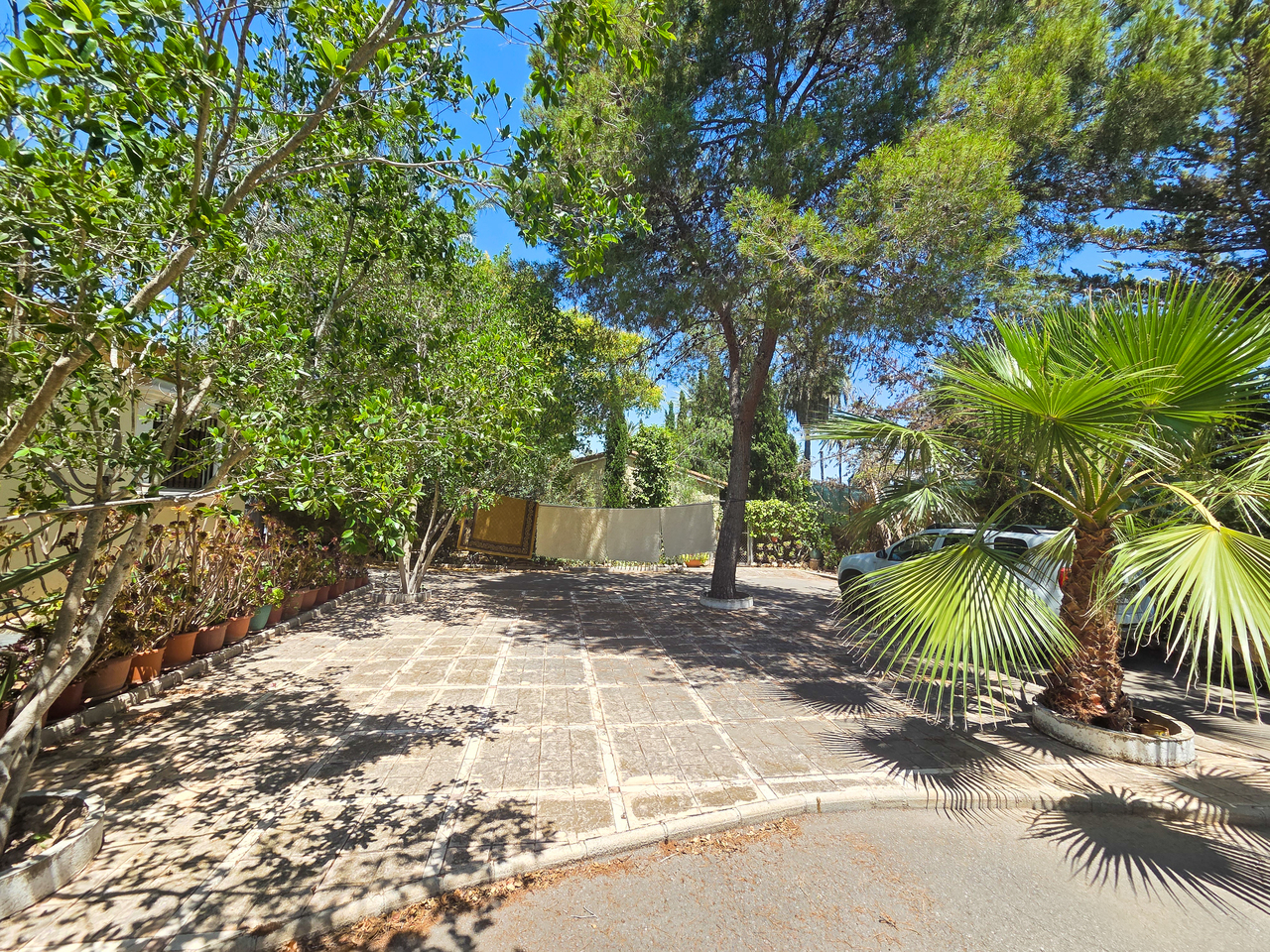 Terrace in villa for sale in Elche