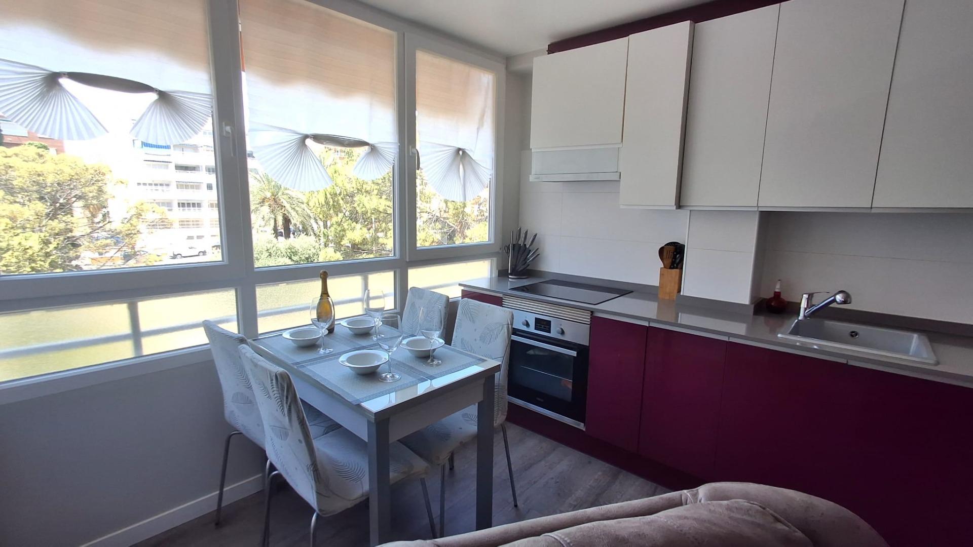 Bedroom in apartment for sale in Torrevieja