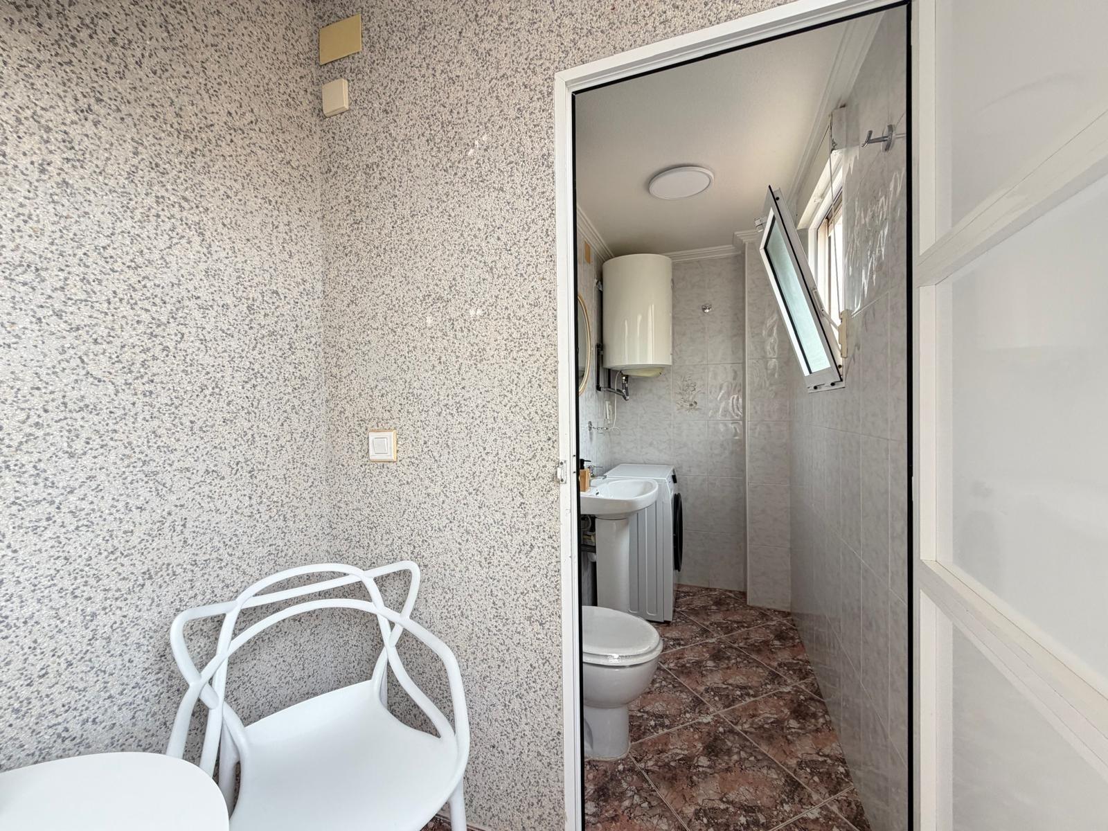 Bedroom in apartment for sale in Torrevieja