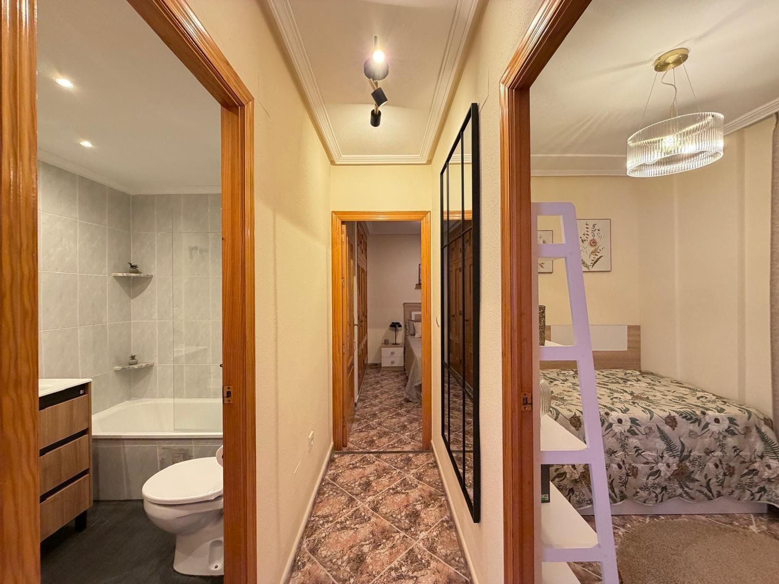 Bedroom in apartment for sale in Torrevieja
