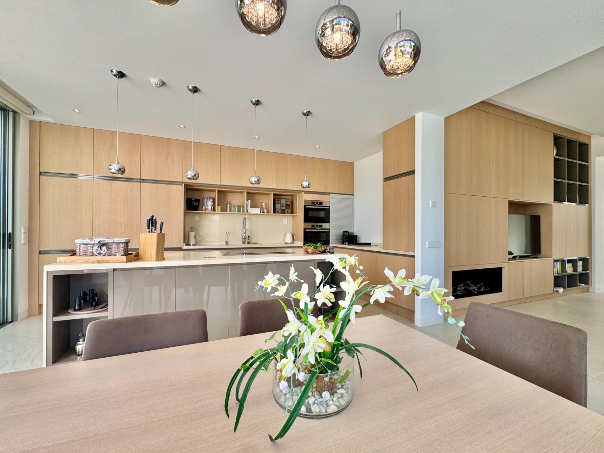 Terrace in villa for sale in Orihuela