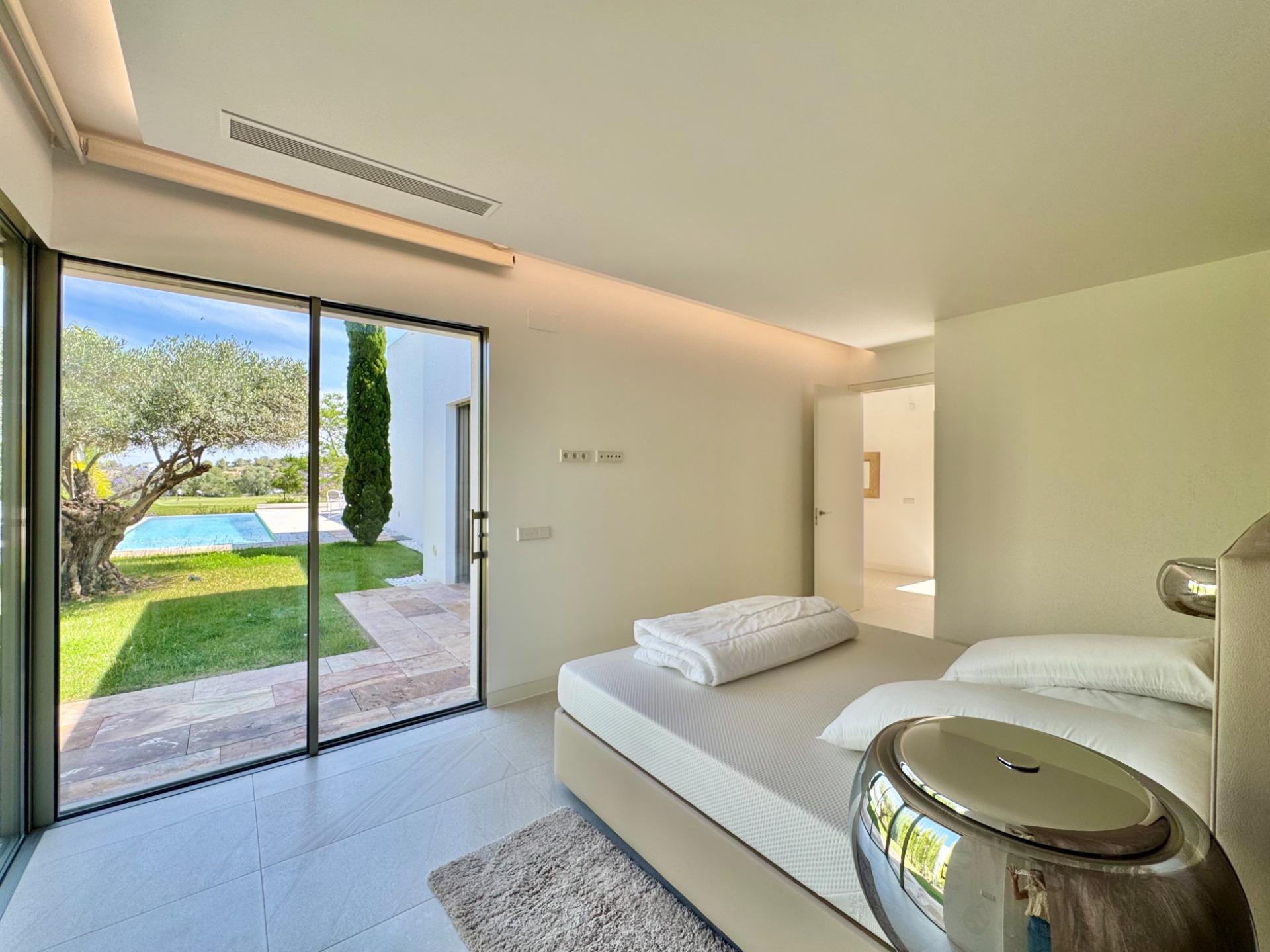 Bedroom in villa for sale in Orihuela