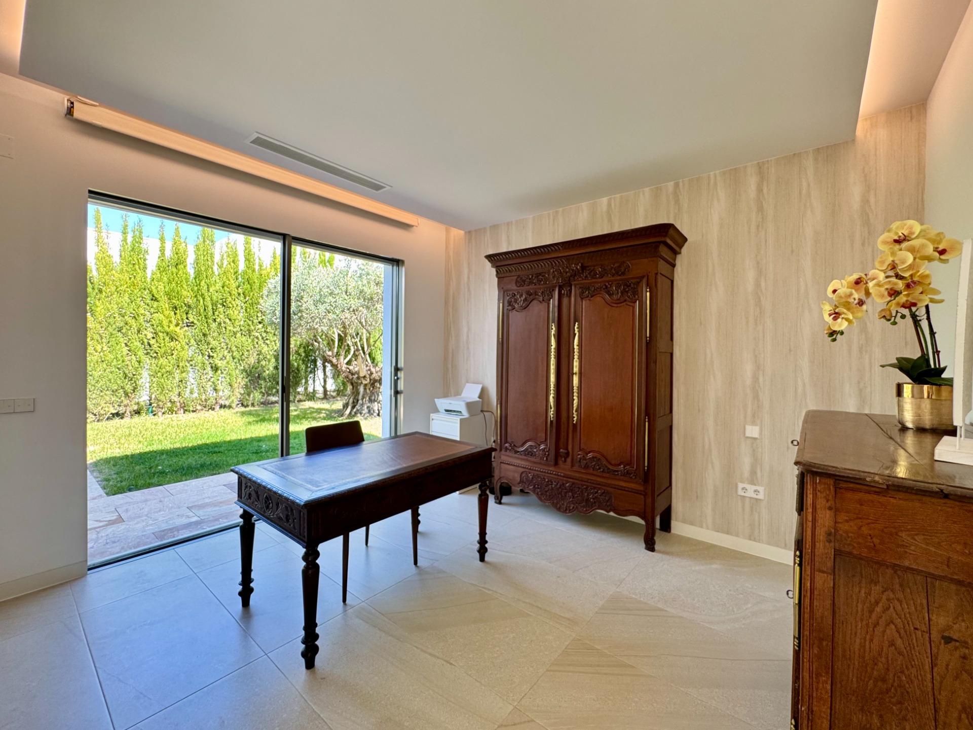 Dining area in villa for sale in Orihuela