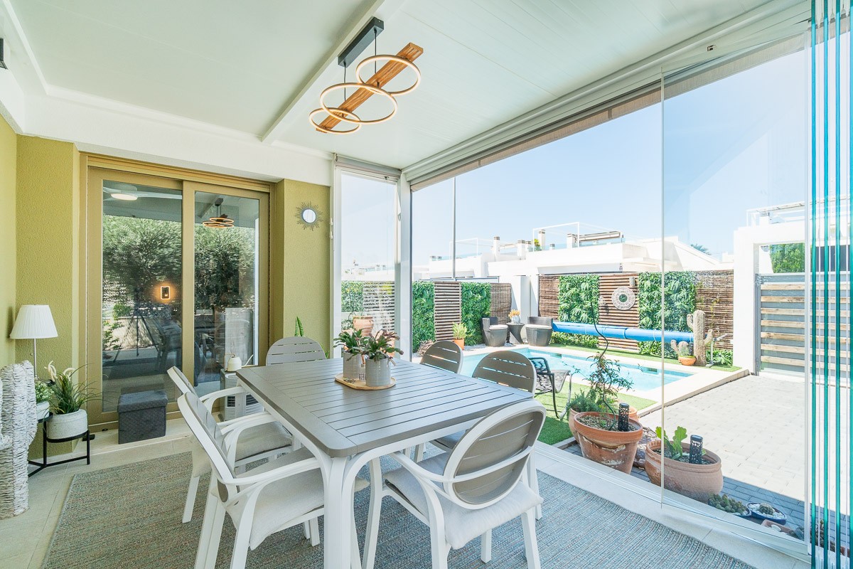Terrace in villa for sale in Vistabella Golf Entre Naranjos