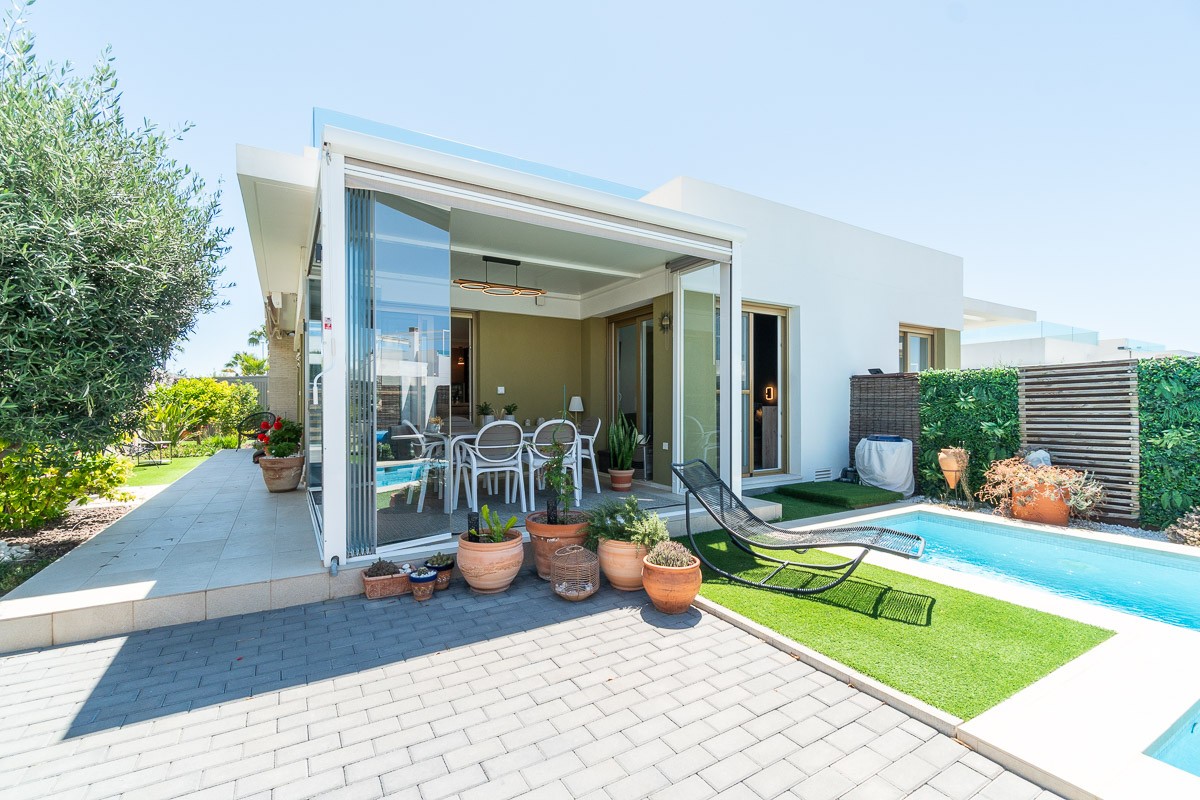Pool area in villa for sale in Vistabella Golf Entre Naranjos