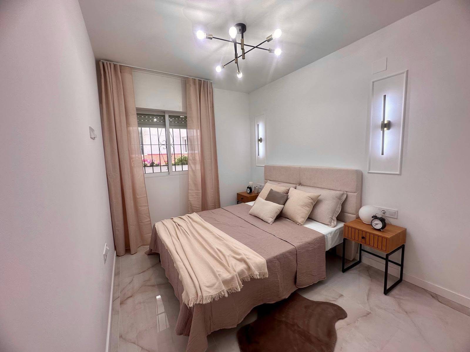 Master bedroom in apartment for sale in Torrevieja