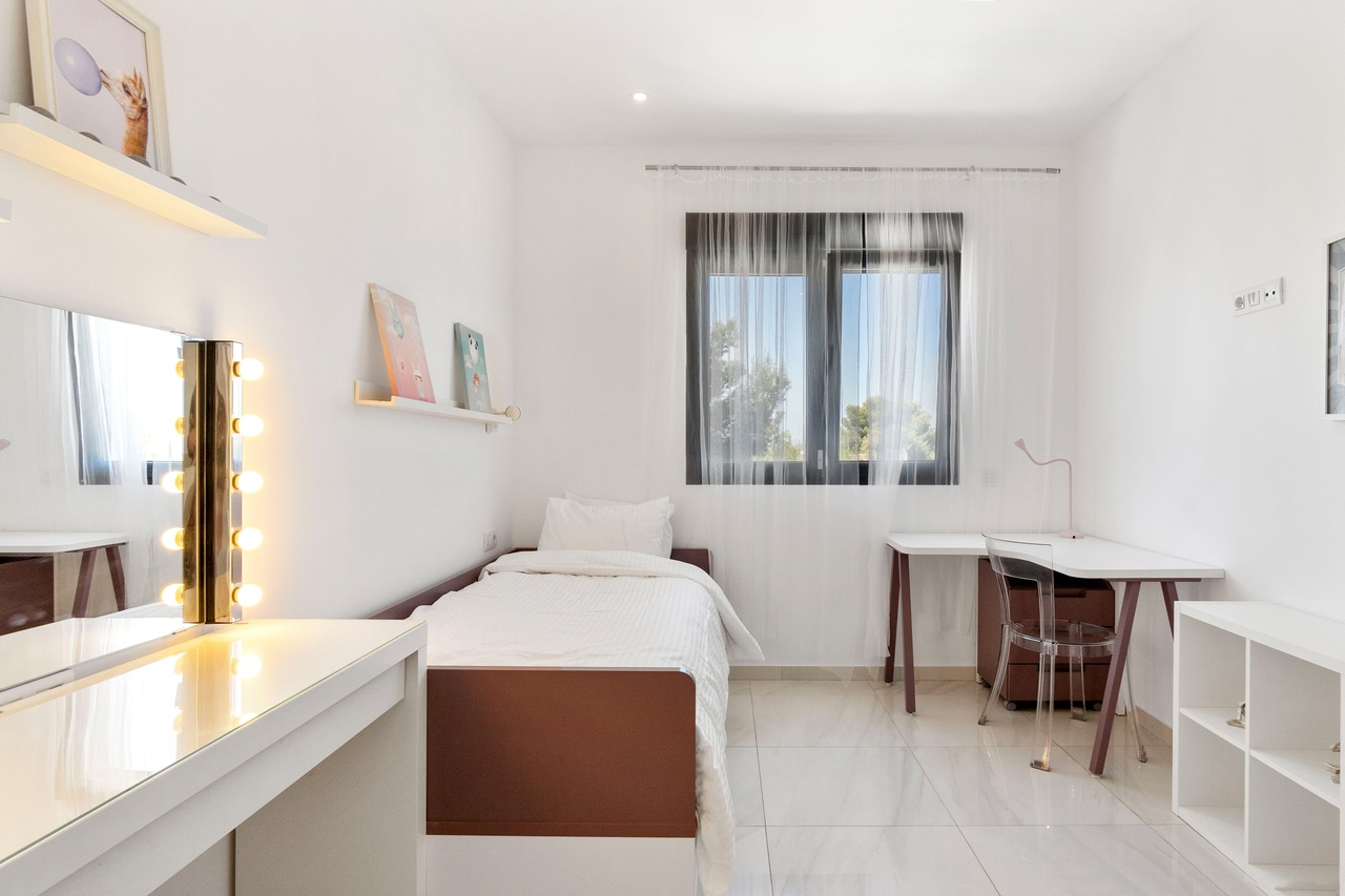 Master bedroom in terraced for sale in Villamartin