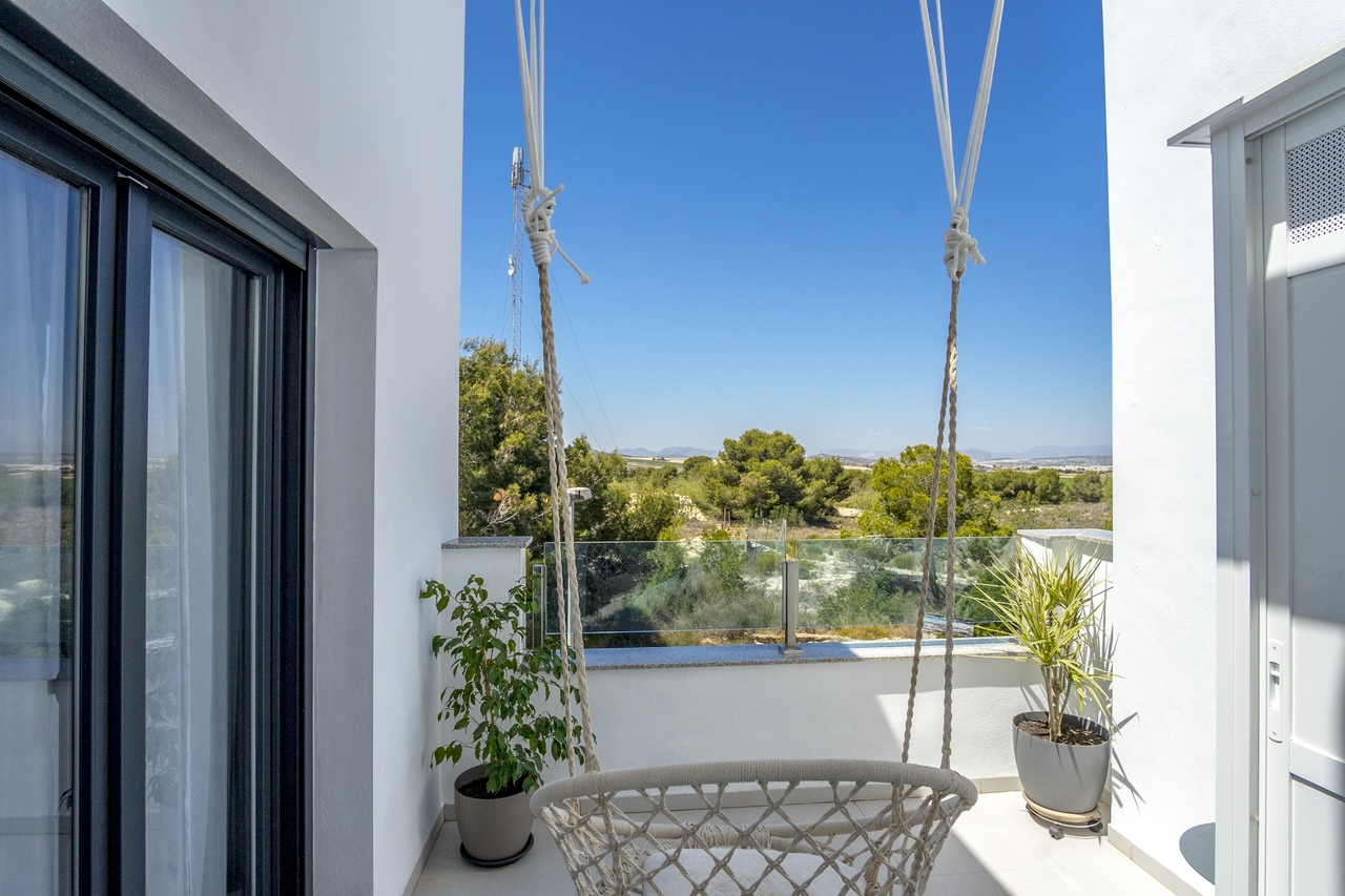 Bedroom in terraced for sale in Villamartin