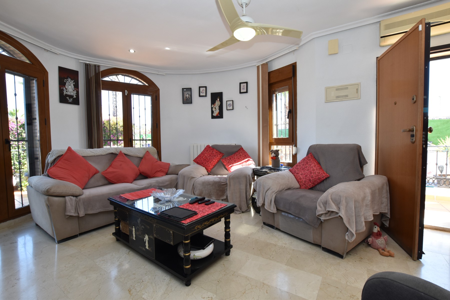 Kitchen in villa for sale in Algorfa