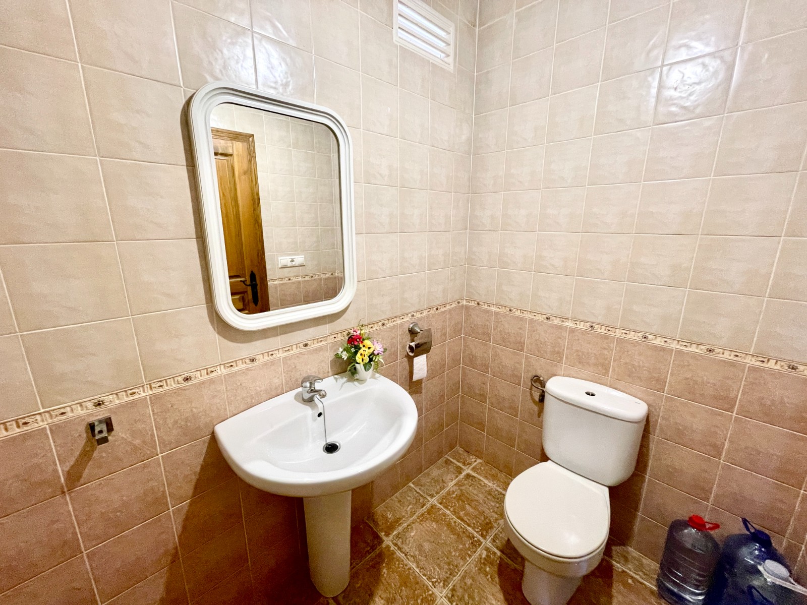 Master bedroom in villa for sale in Catral