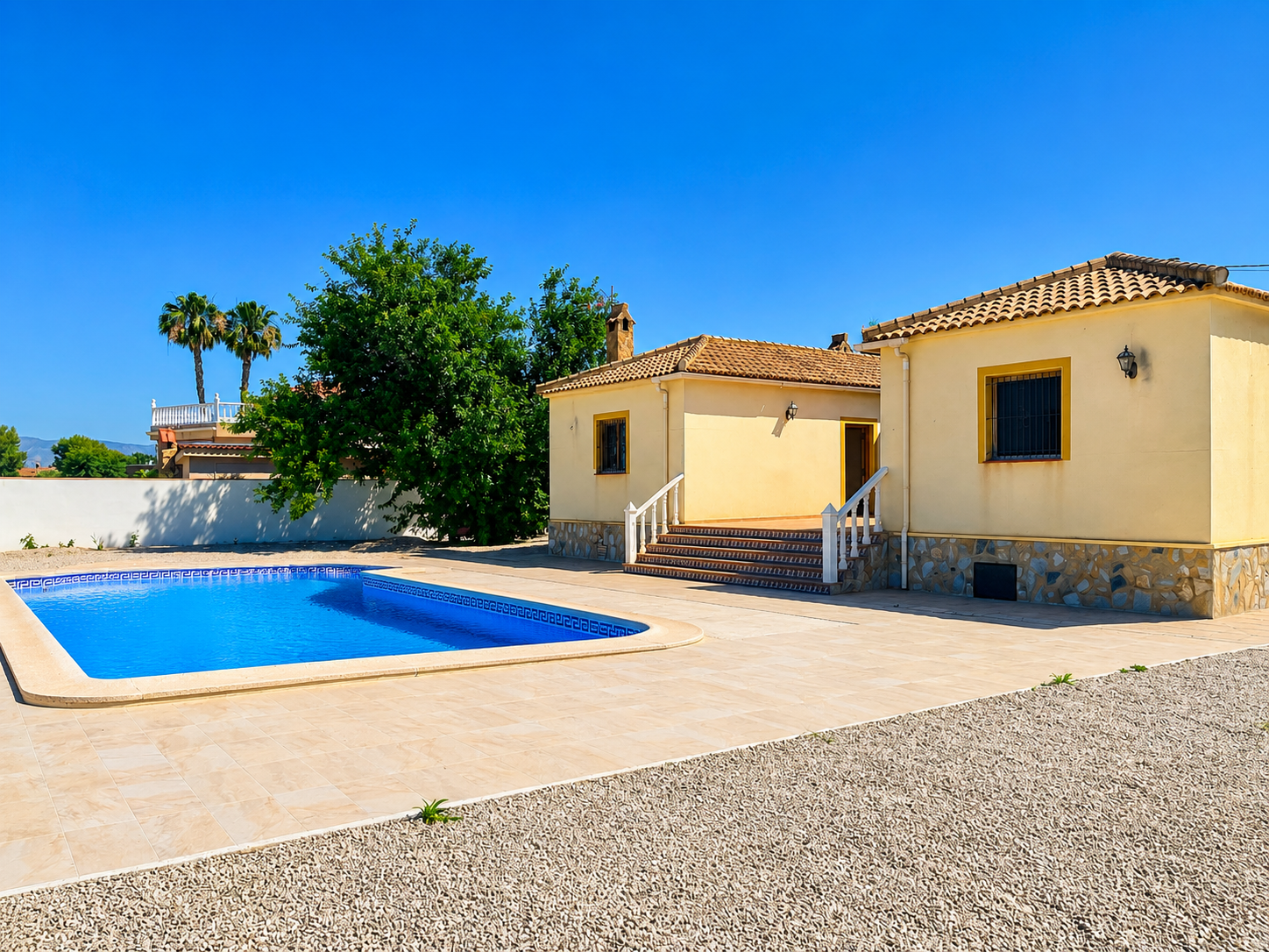 Garden in villa for sale in Catral