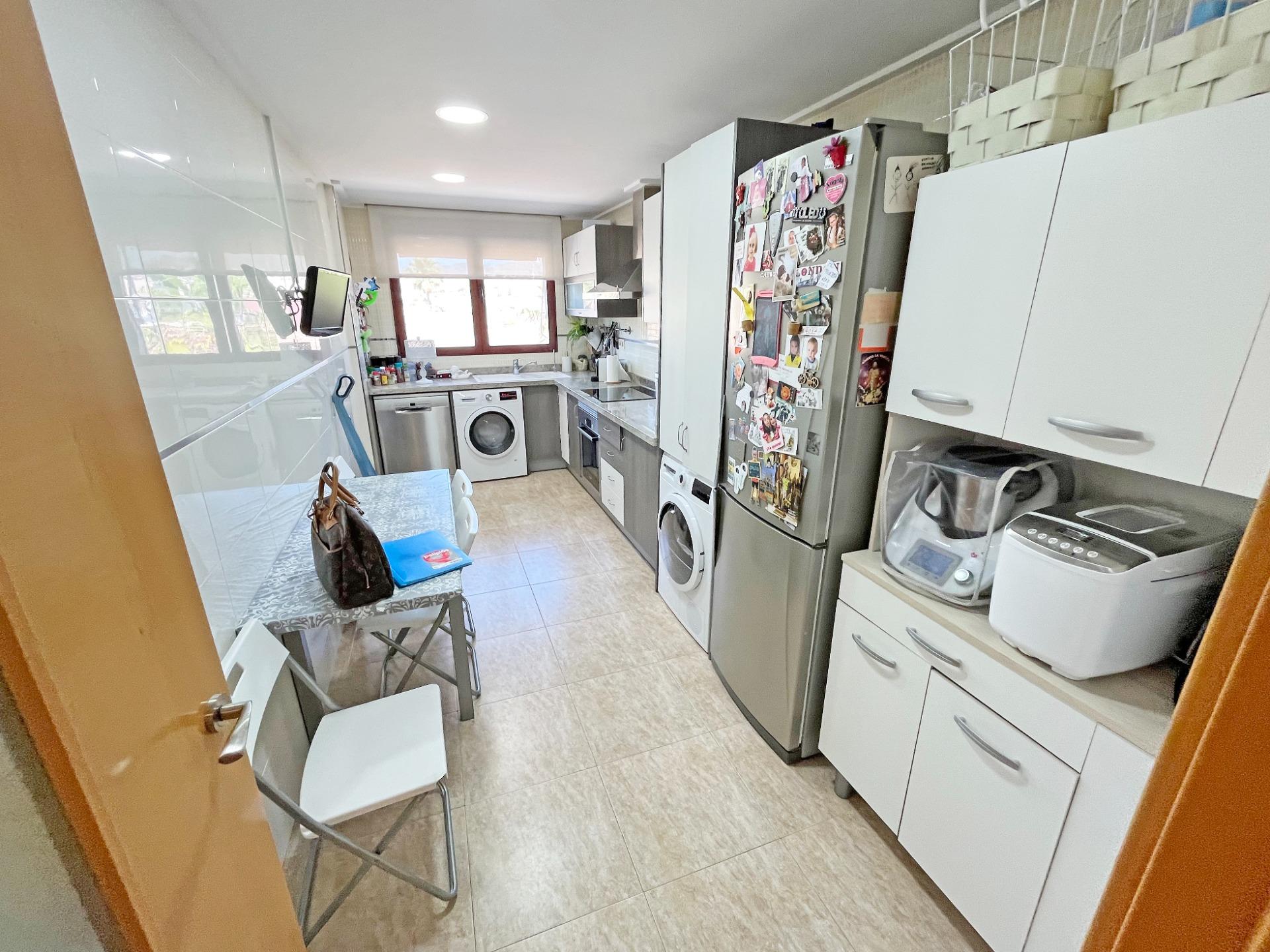 Master bedroom in apartment for sale in Novelda