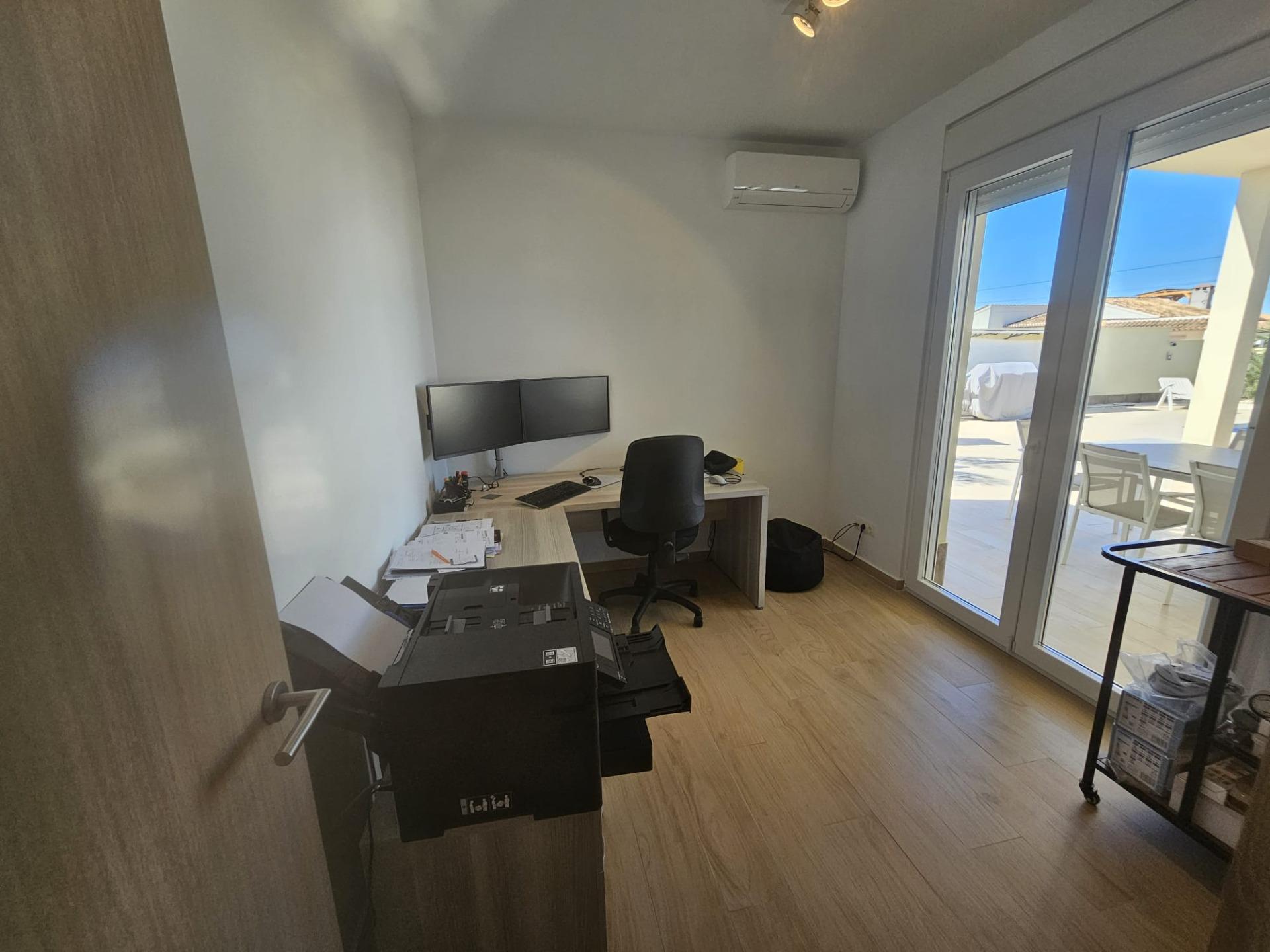 Garden in villa for sale in Torrevieja