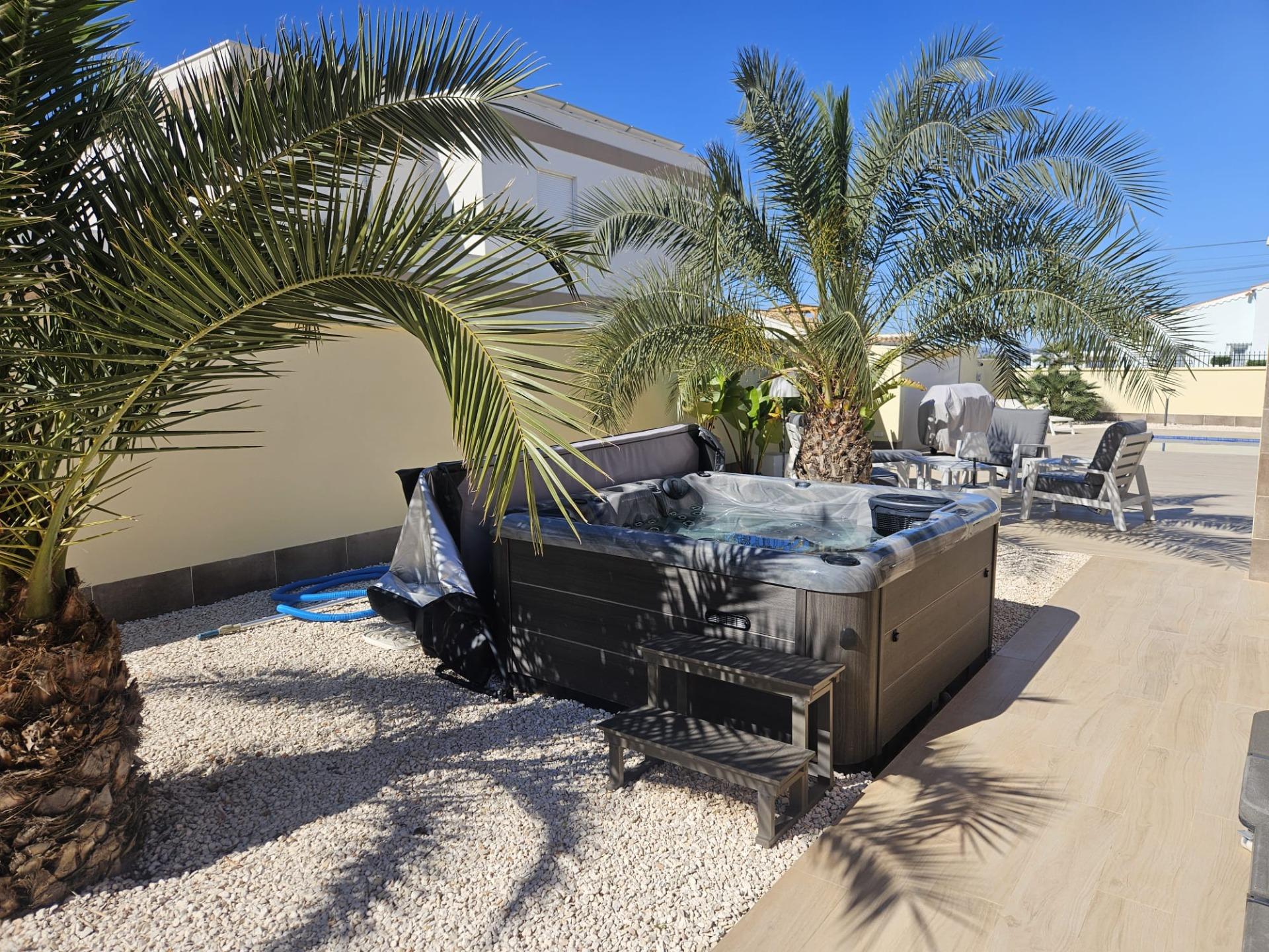 Bathroom in villa for sale in Torrevieja