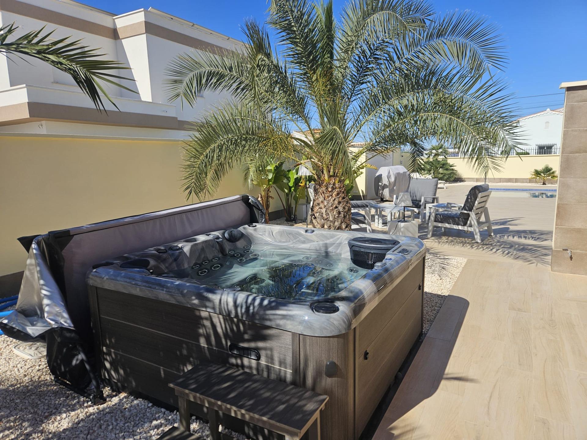 Terrace in villa for sale in Torrevieja