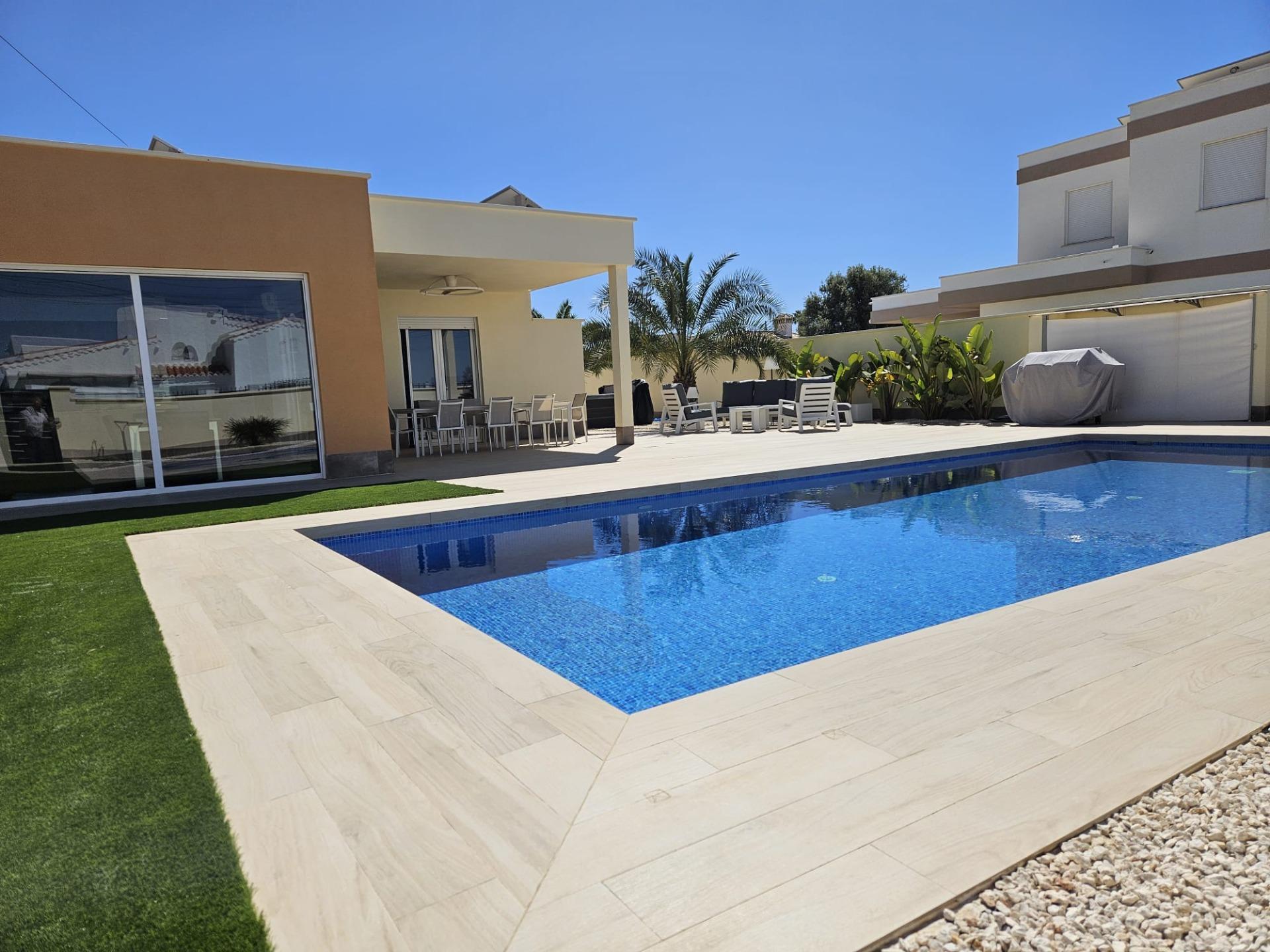 Kitchen in villa for sale in Torrevieja