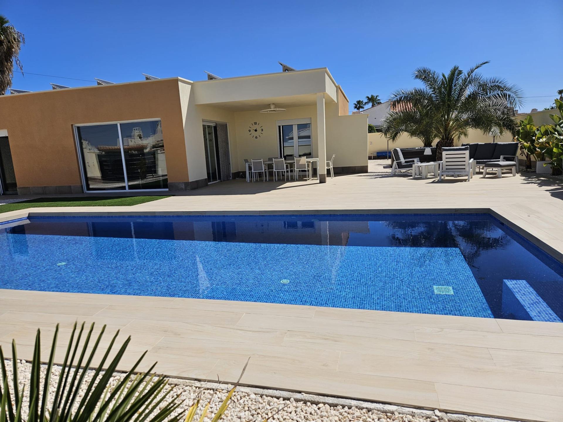 Master bedroom in villa for sale in Torrevieja