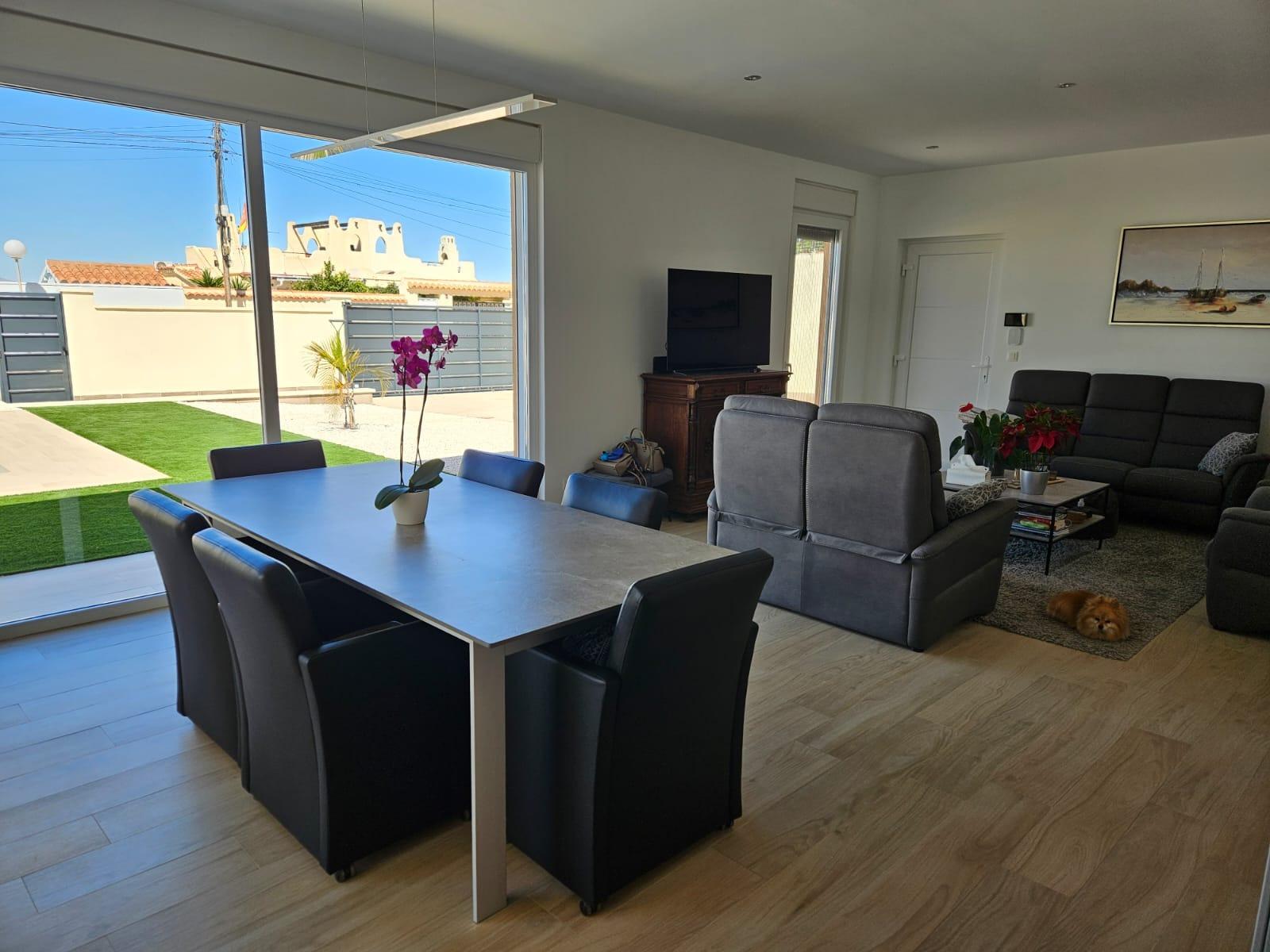 Garden in villa for sale in Torrevieja